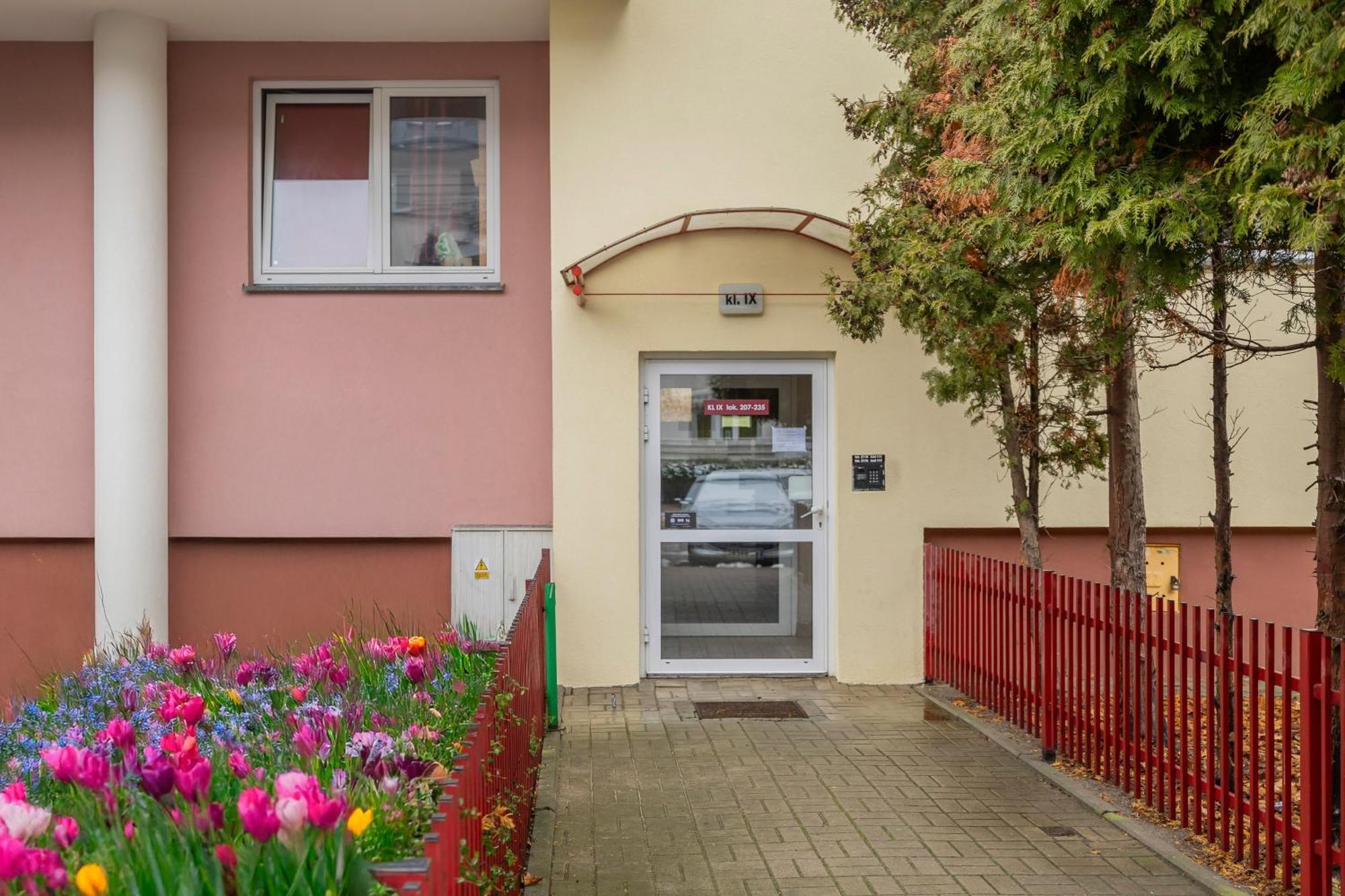 Apartment Stryjenskich Cozy With Balcony In Ursynow District By Renters
