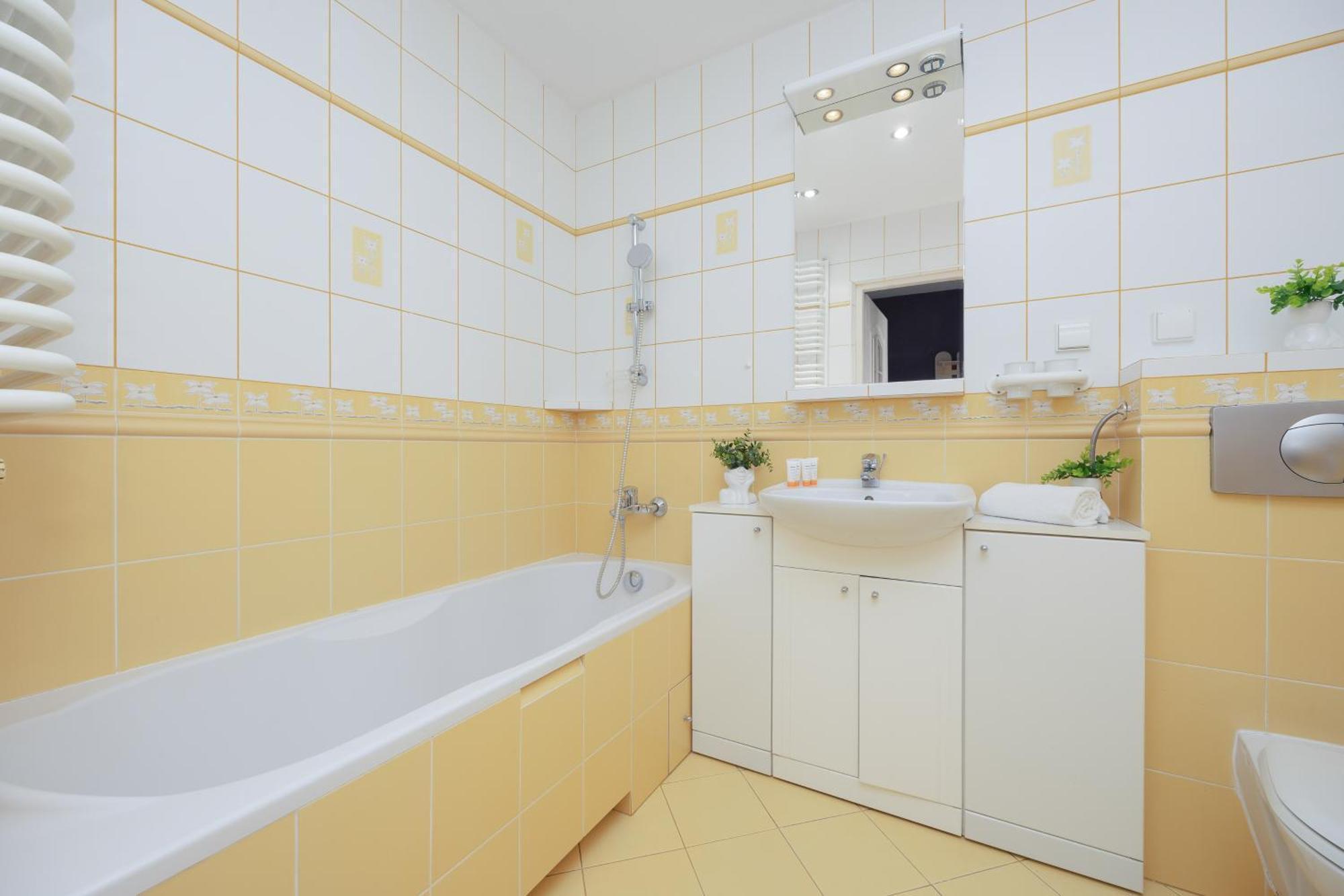 Stryjenskich Cozy With Balcony In Ursynow District By Renters * Warsaw