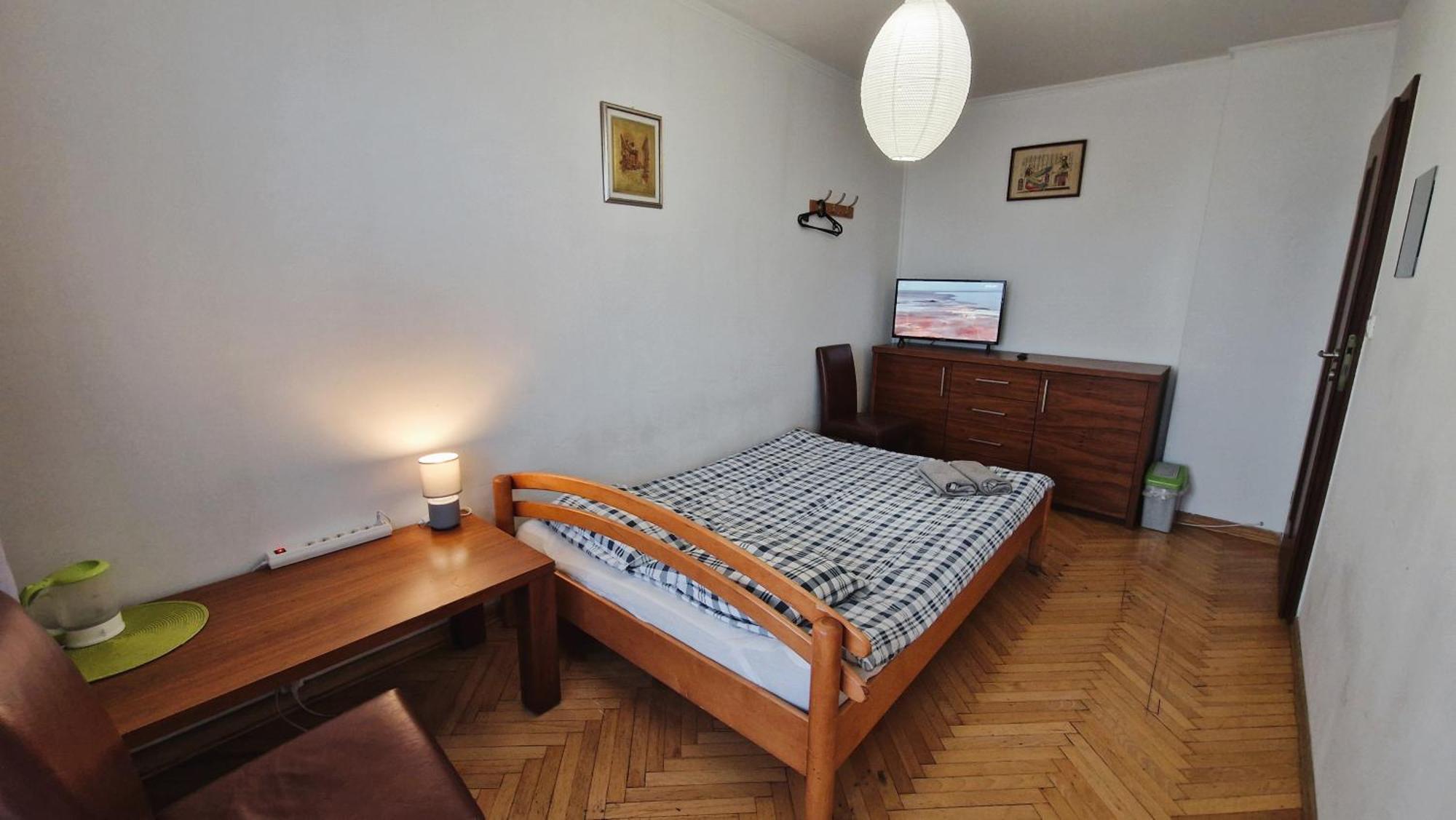 Niebieski Meander Blisko Metra Nhà trọ
