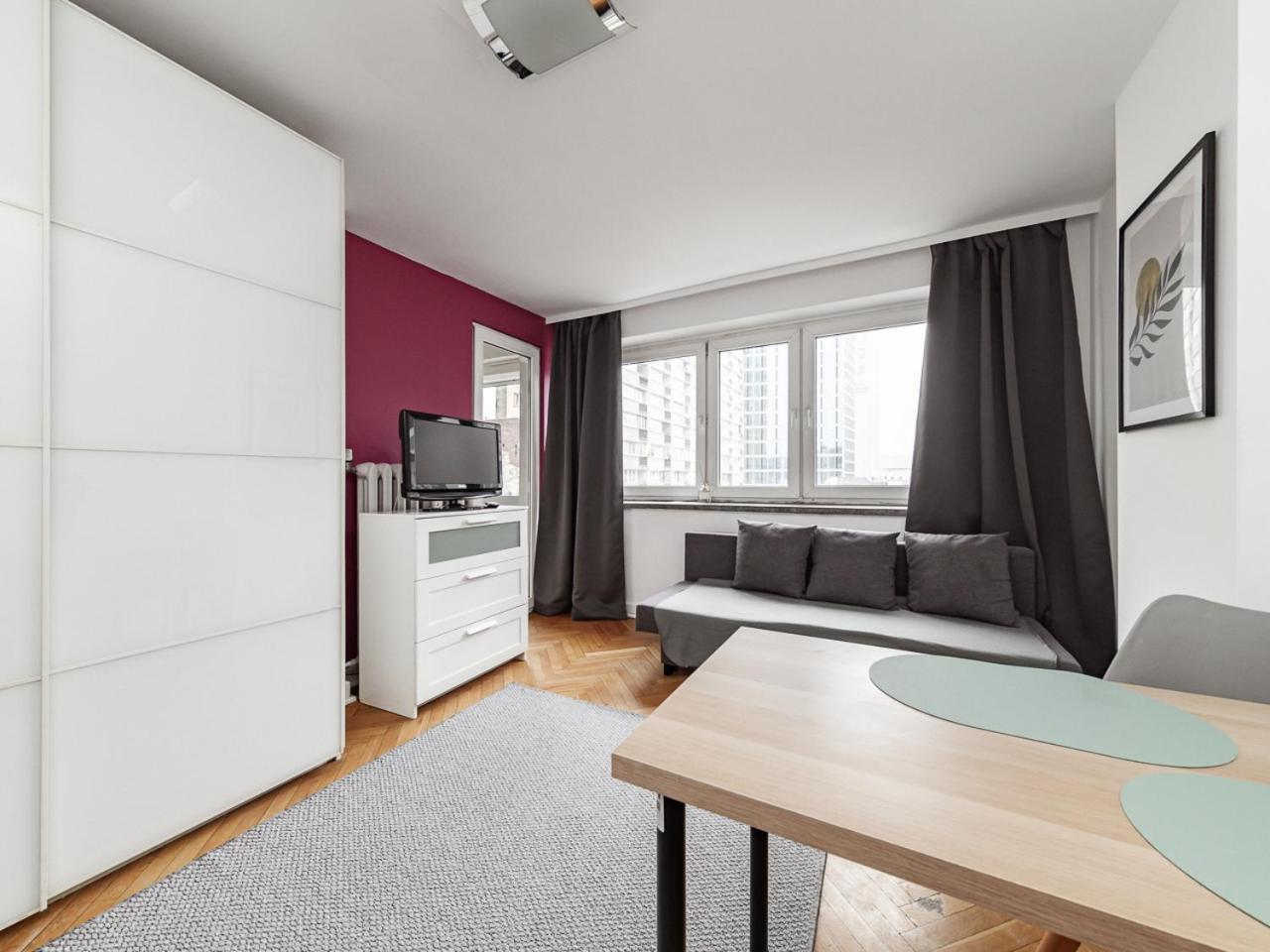 Apartment Chmielna Street 35 In The Center Warsaw