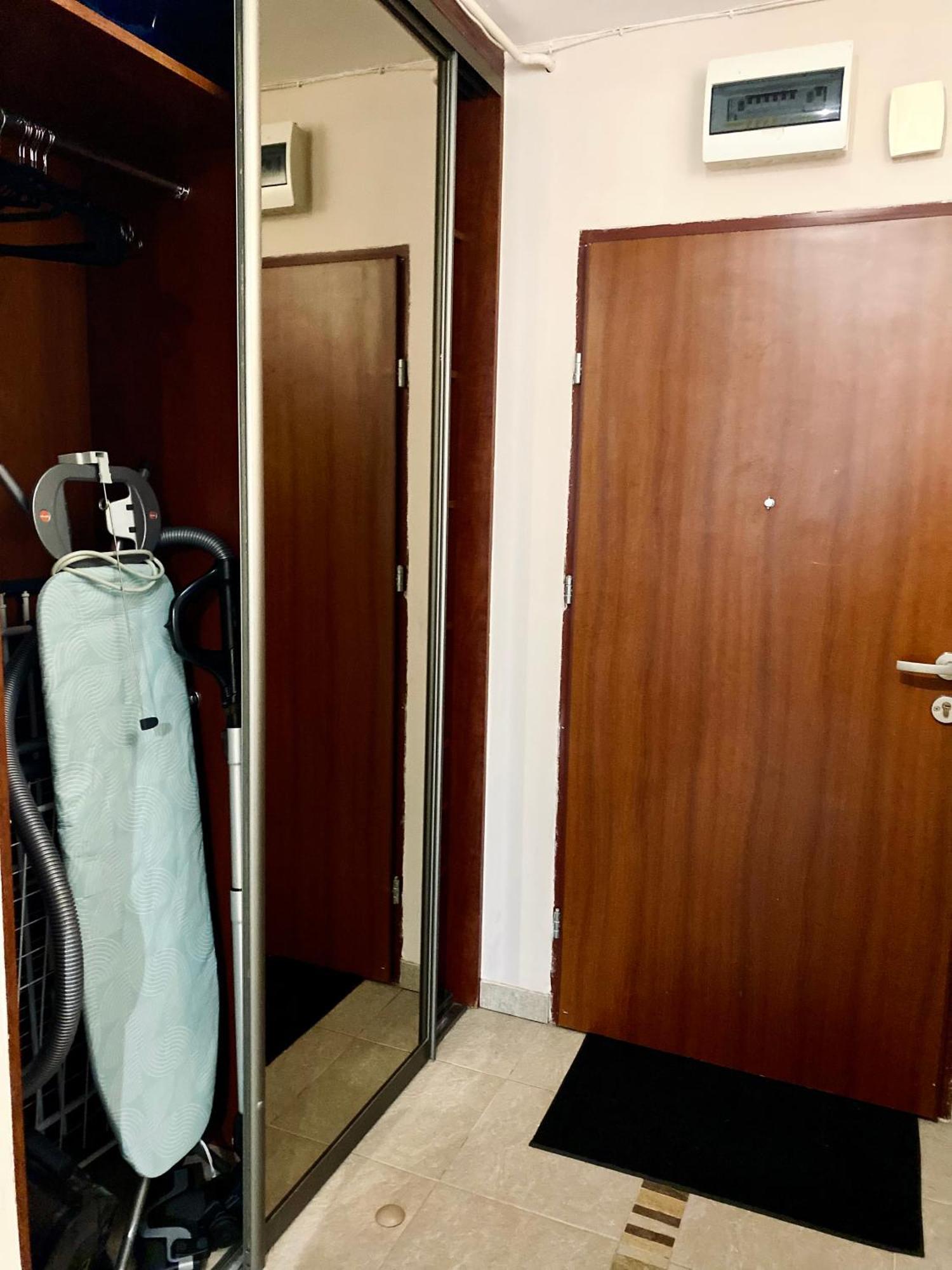 Three-room On Skarbka Z Gor Apartament *