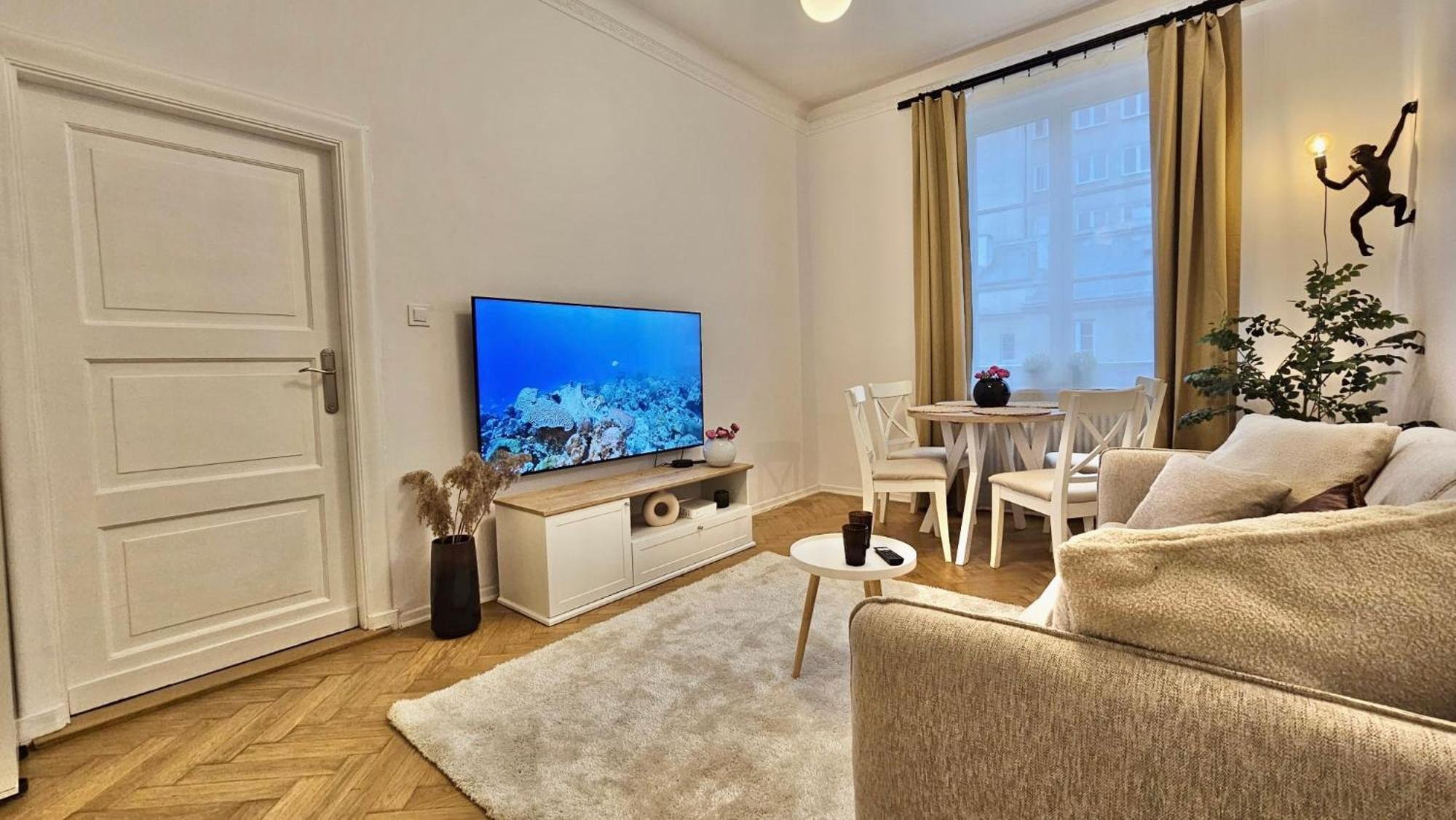 Widok 53m2, Centrum Warszawy, Darmowy Parking *