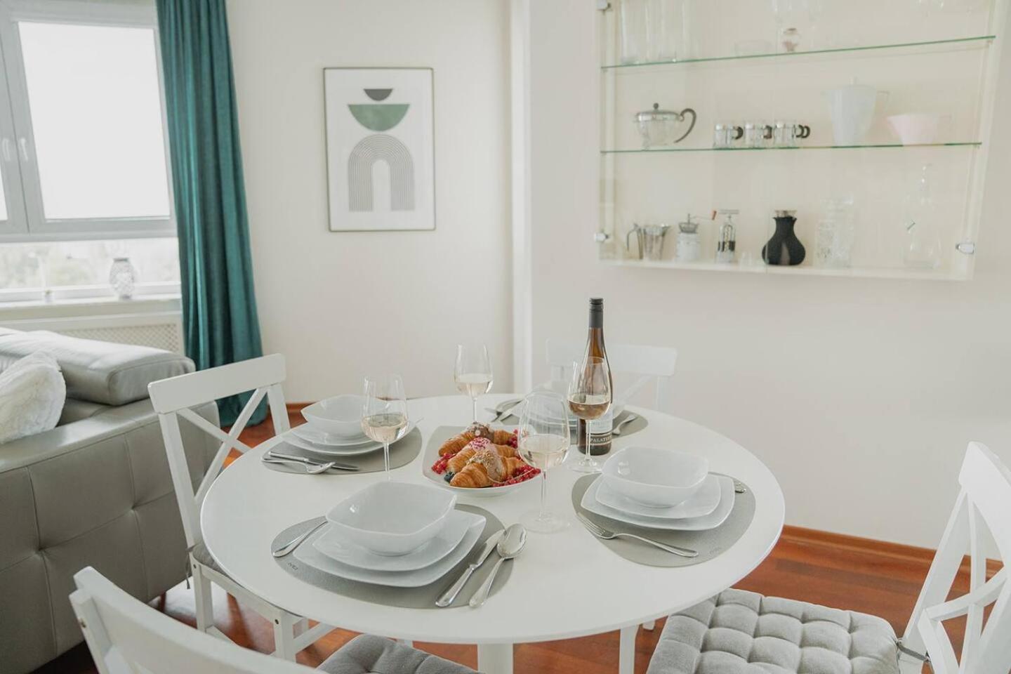 Apartament Modern With Parking Near Metro Kabaty By Renters