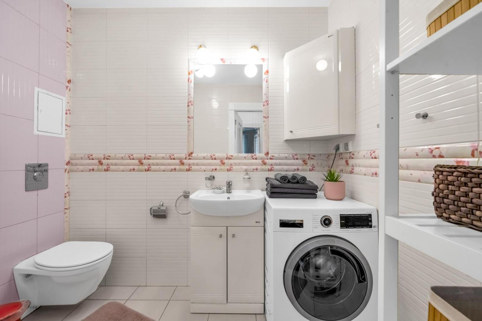 Apartment Szczesliwice - Office, Balcony And Parking - By Rentujemy