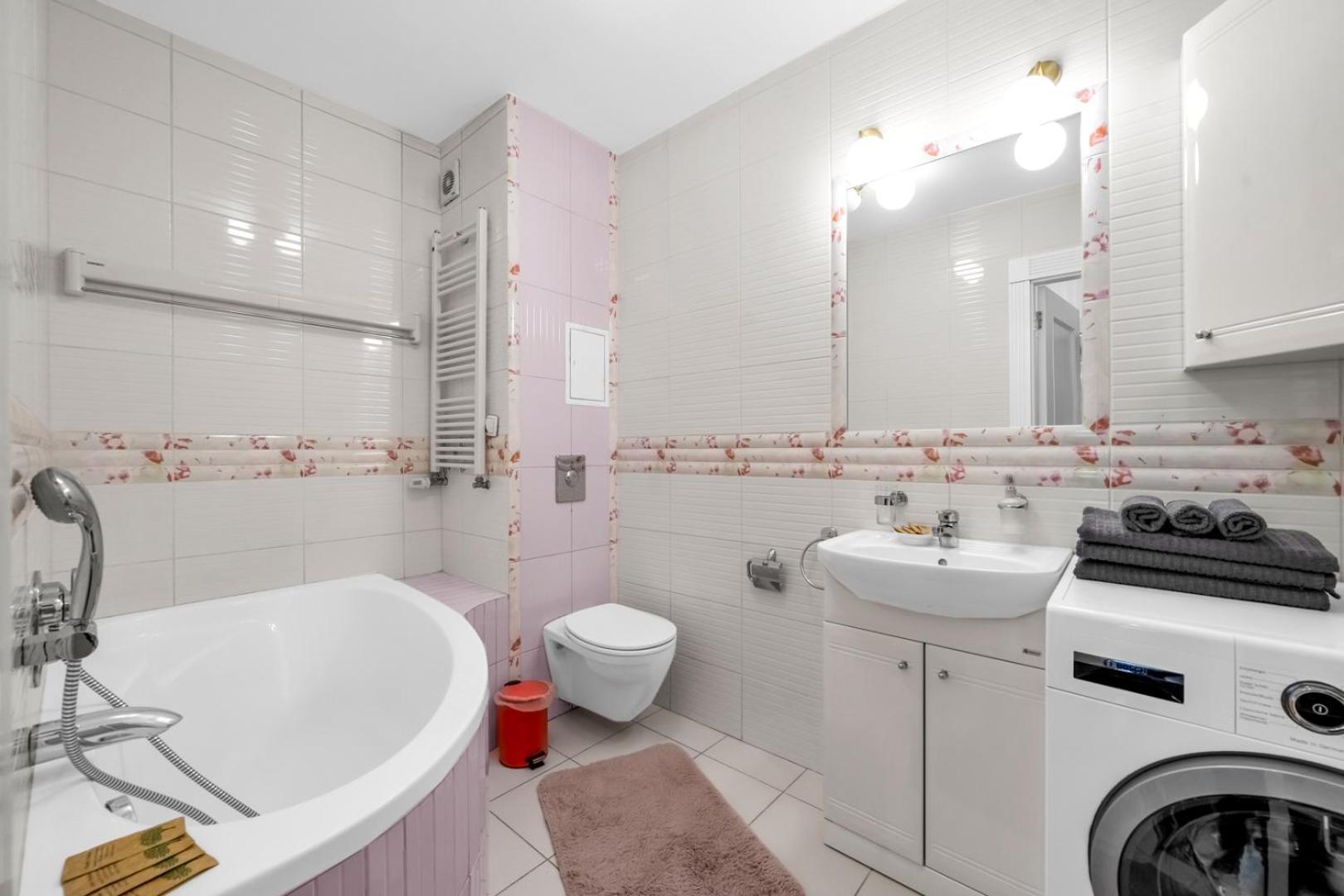 Apartment Szczesliwice - Office, Balcony And Parking - By Rentujemy *