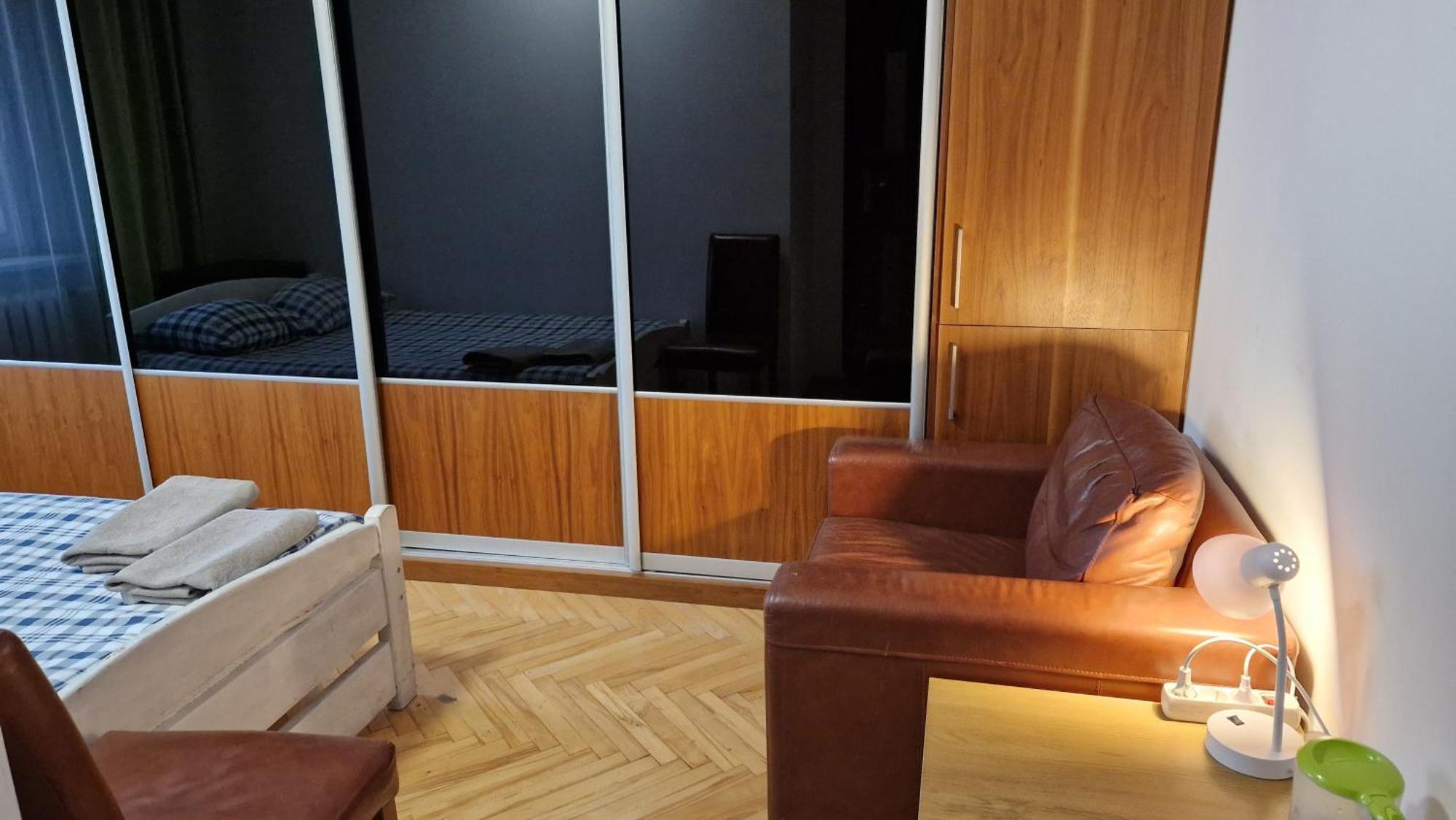 Niebieski Meander Blisko Metra Nhà trọ Warsaw