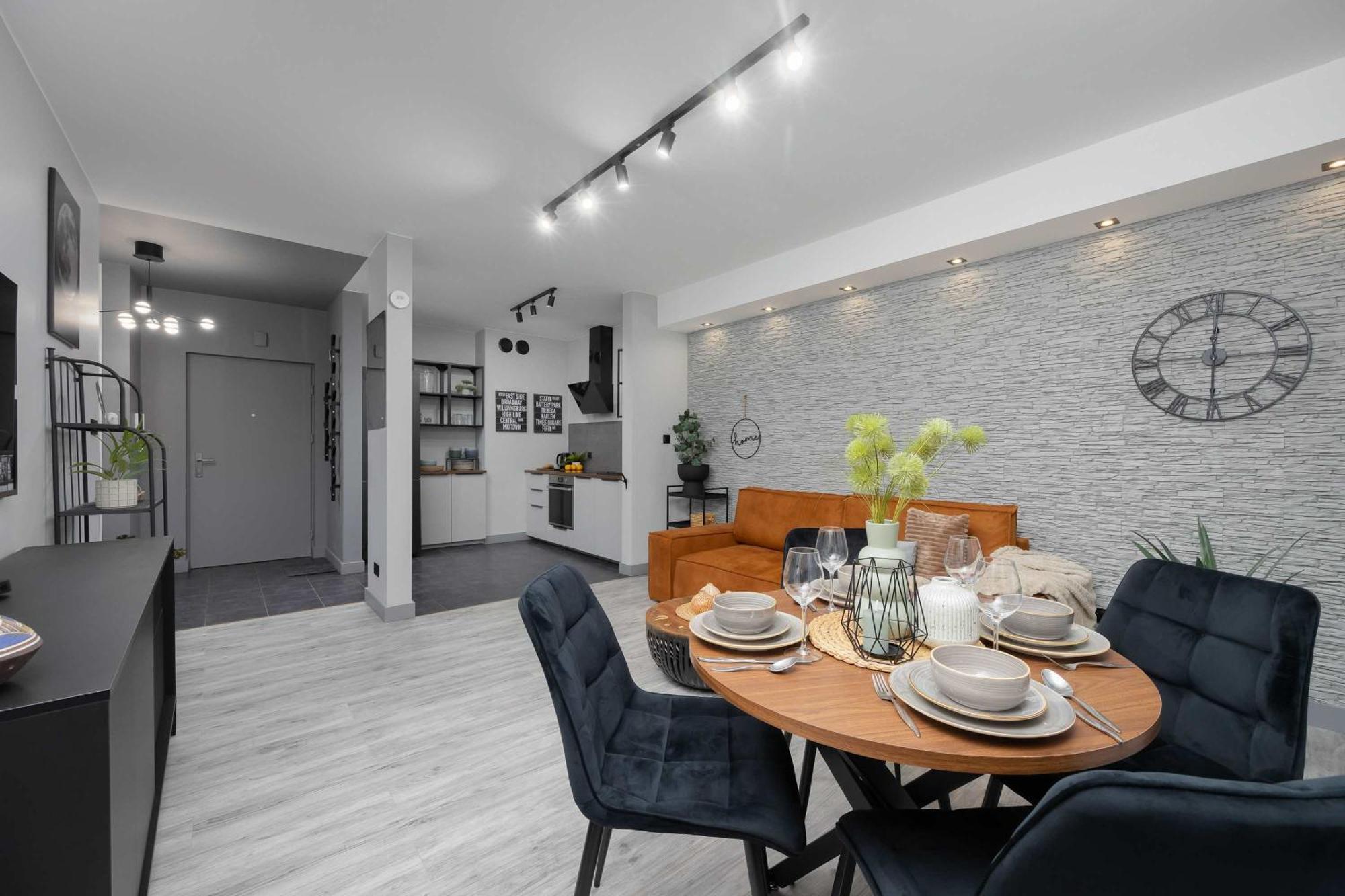 Bright With Terrace & Parking Near Metro Kondratowicza By Renters Apartment