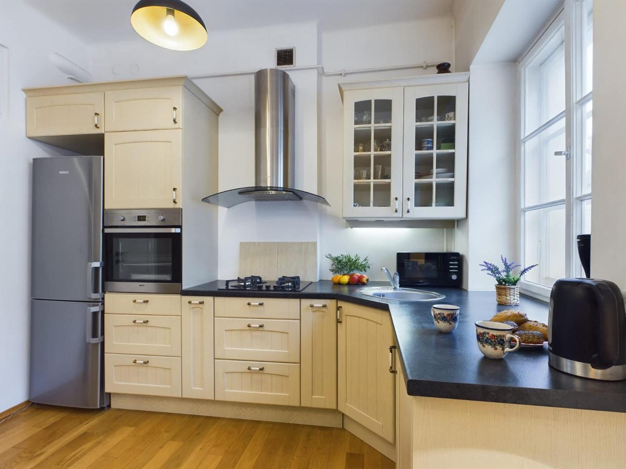 Cozy In Krakowskie Przedmiescie Near Old Town By Renters Warsaw