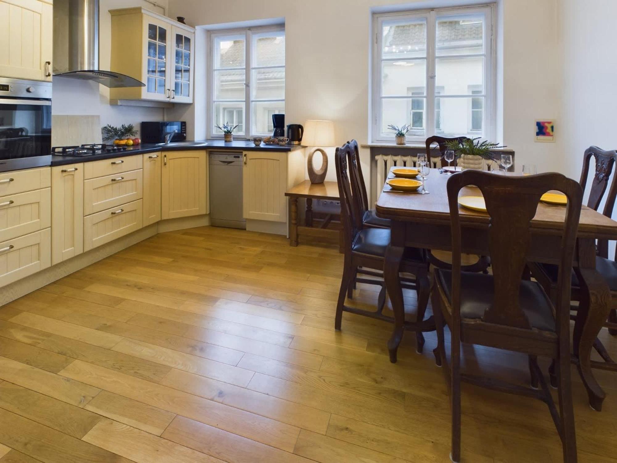 Cozy In Krakowskie Przedmiescie Near Old Town By Renters