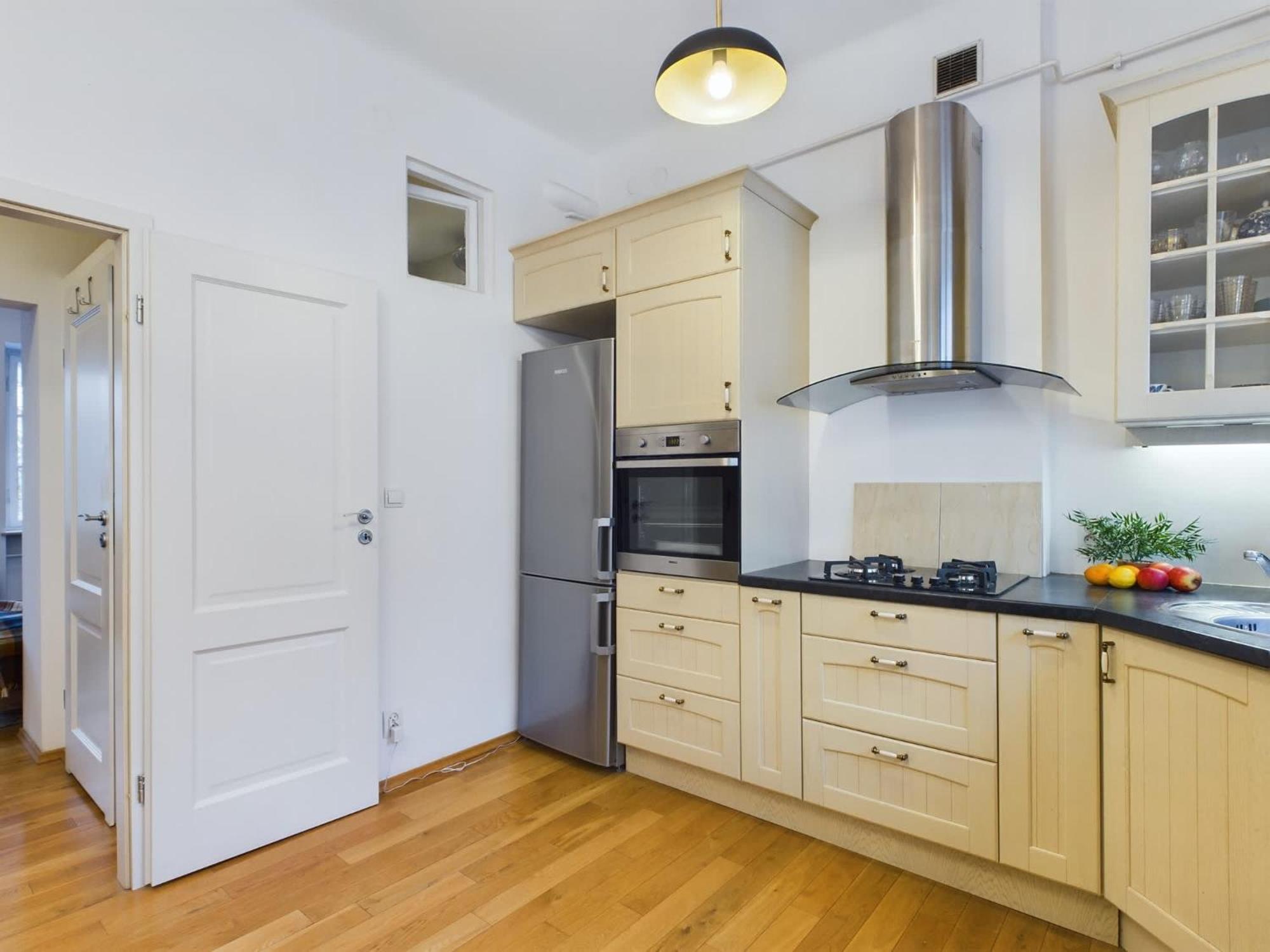 Cozy In Krakowskie Przedmiescie Near Old Town By Renters Apartment