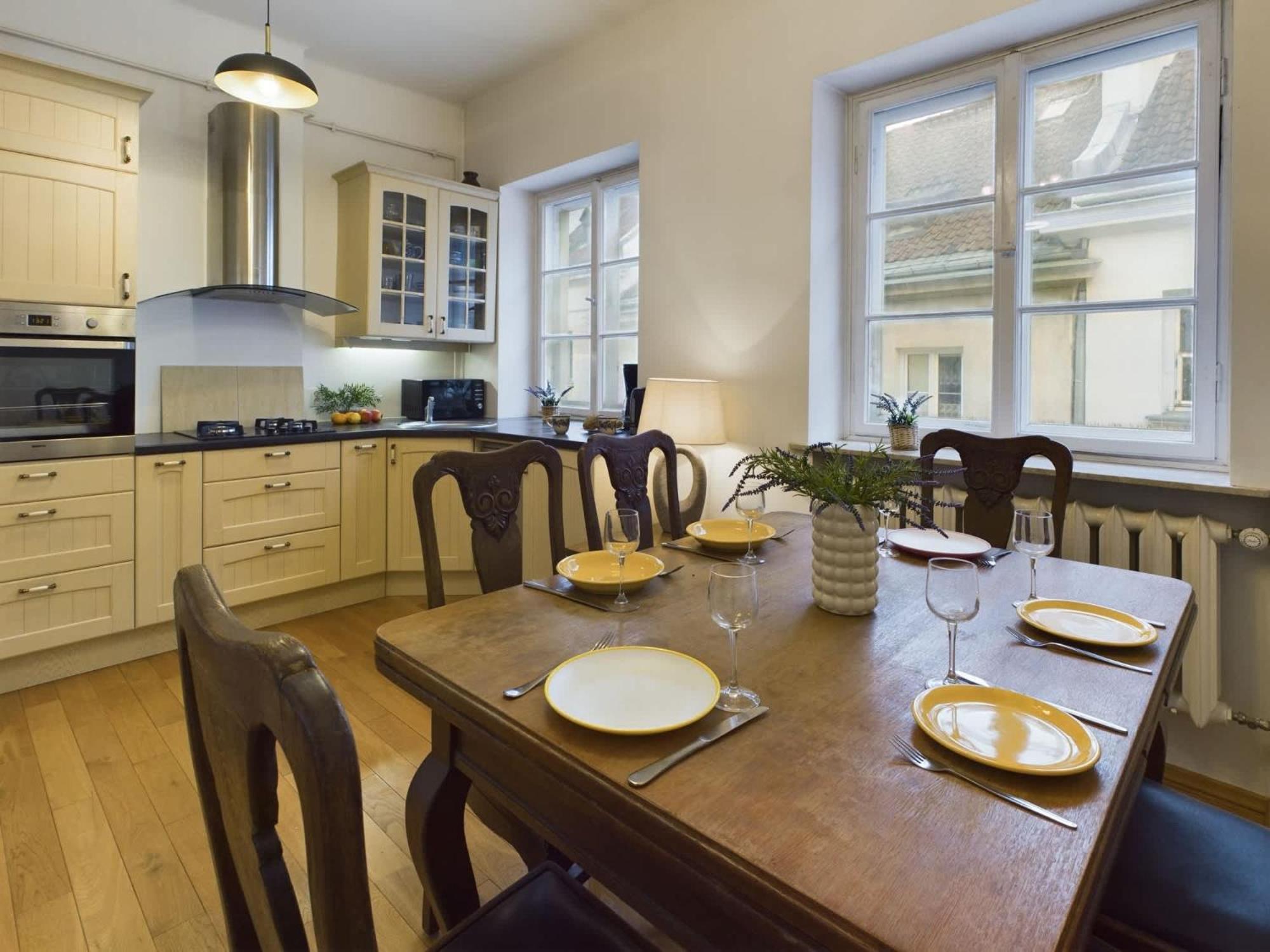 Apartment Cozy In Krakowskie Przedmiescie Near Old Town By Renters Warsaw