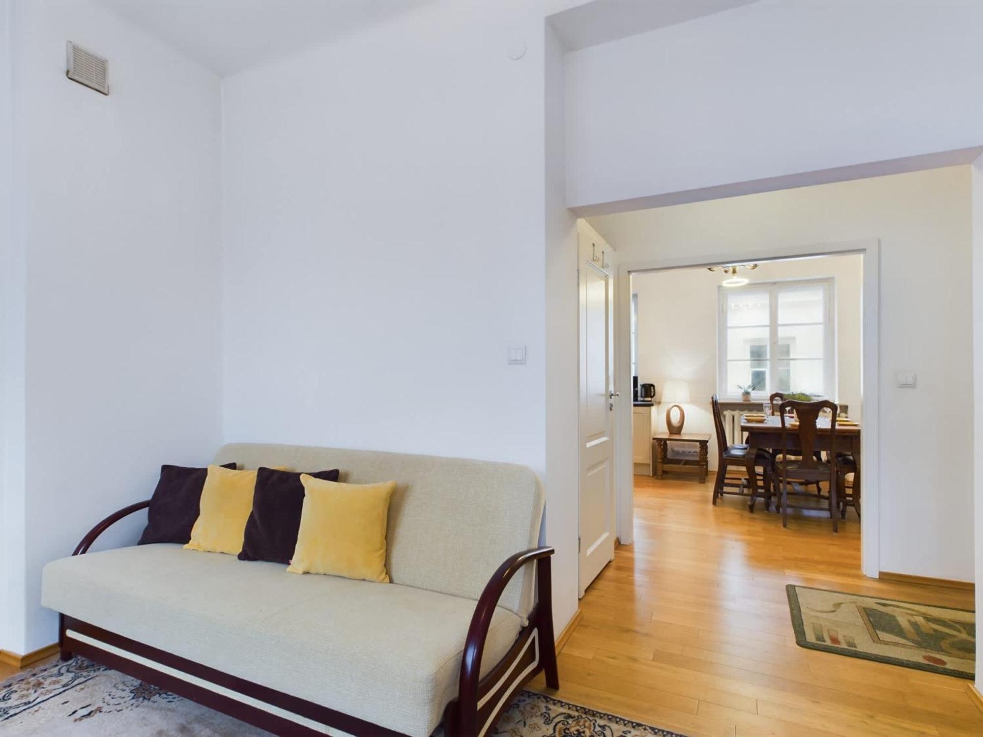 Cozy In Krakowskie Przedmiescie Near Old Town By Renters *