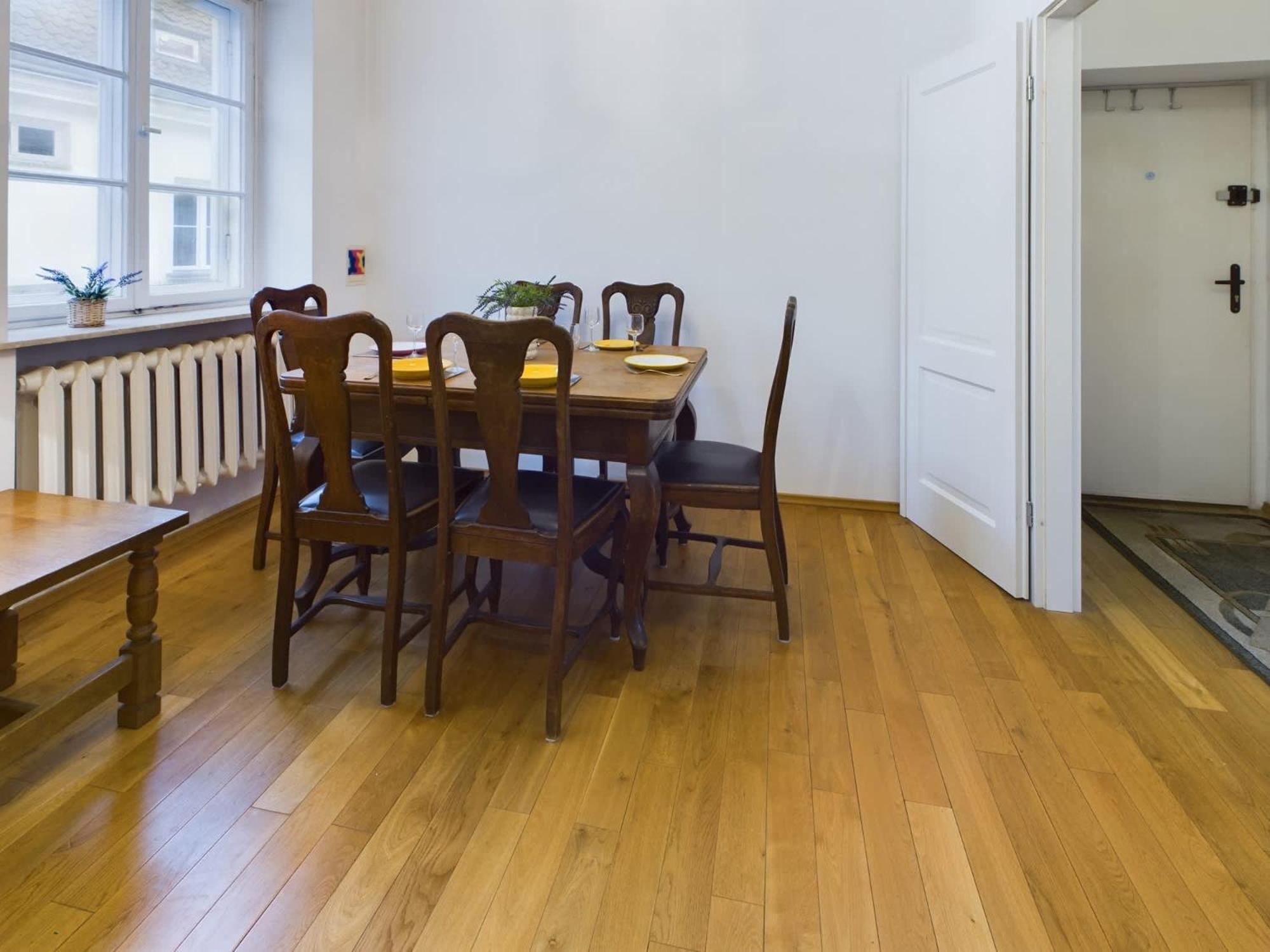 Cozy In Krakowskie Przedmiescie Near Old Town By Renters Warsaw
