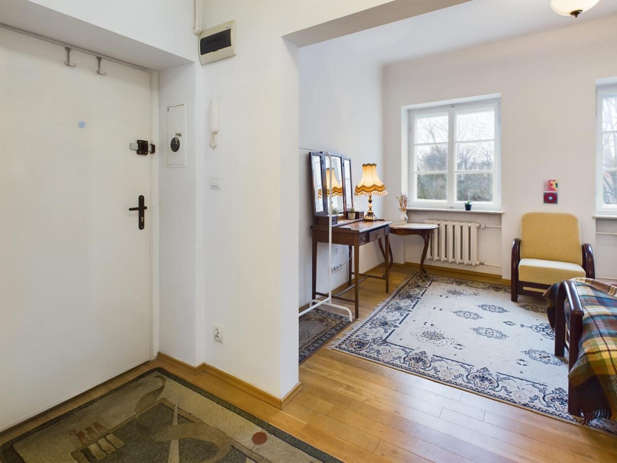 Cozy In Krakowskie Przedmiescie Near Old Town By Renters Apartment *