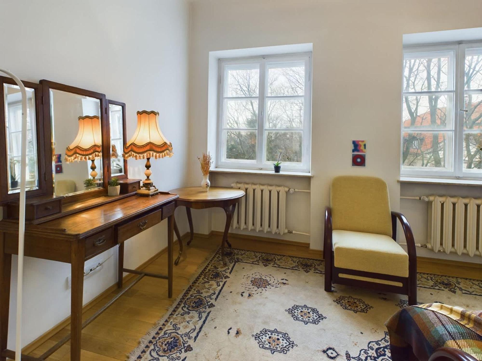 Cozy In Krakowskie Przedmiescie Near Old Town By Renters *