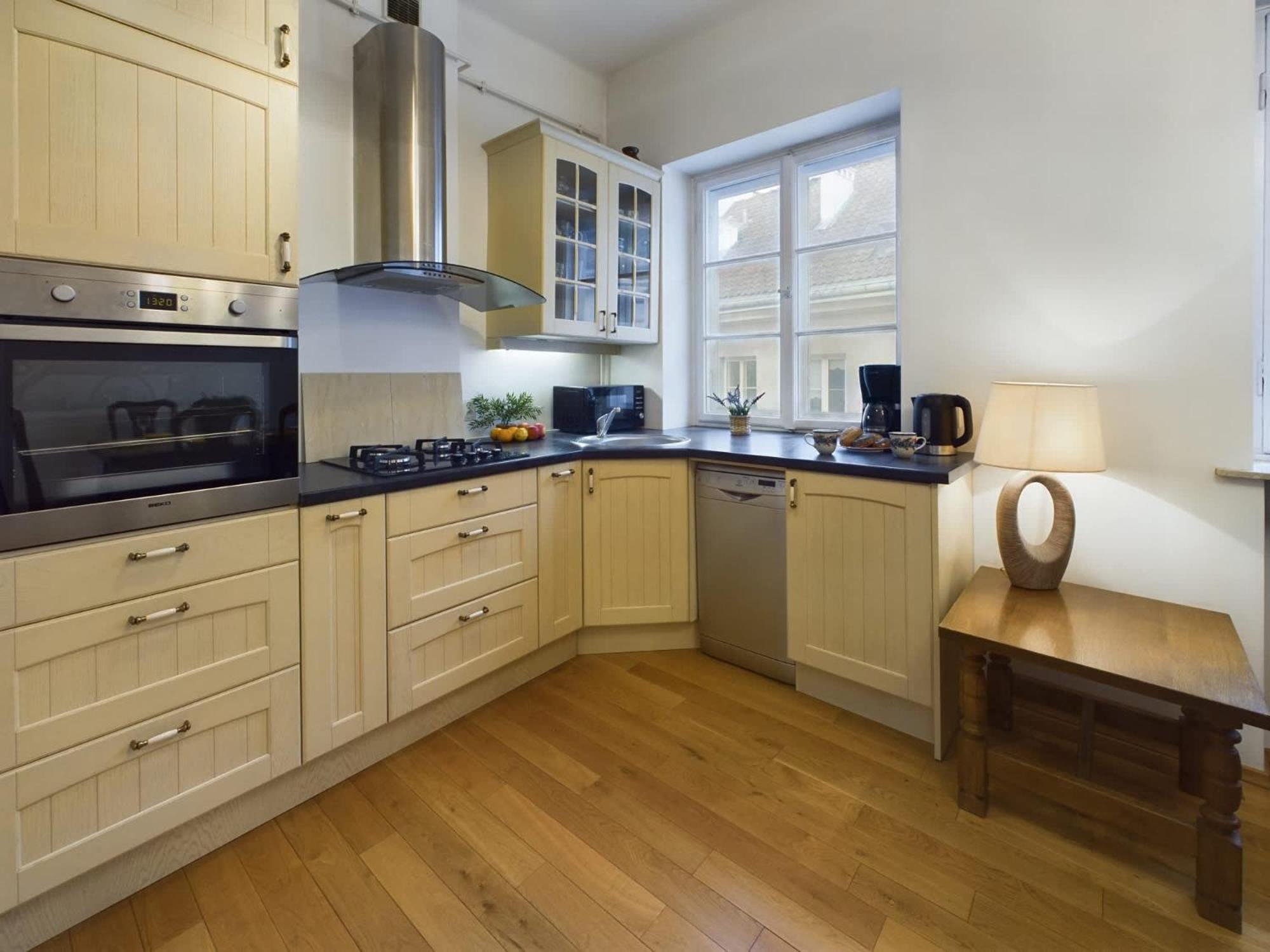 Cozy In Krakowskie Przedmiescie Near Old Town By Renters