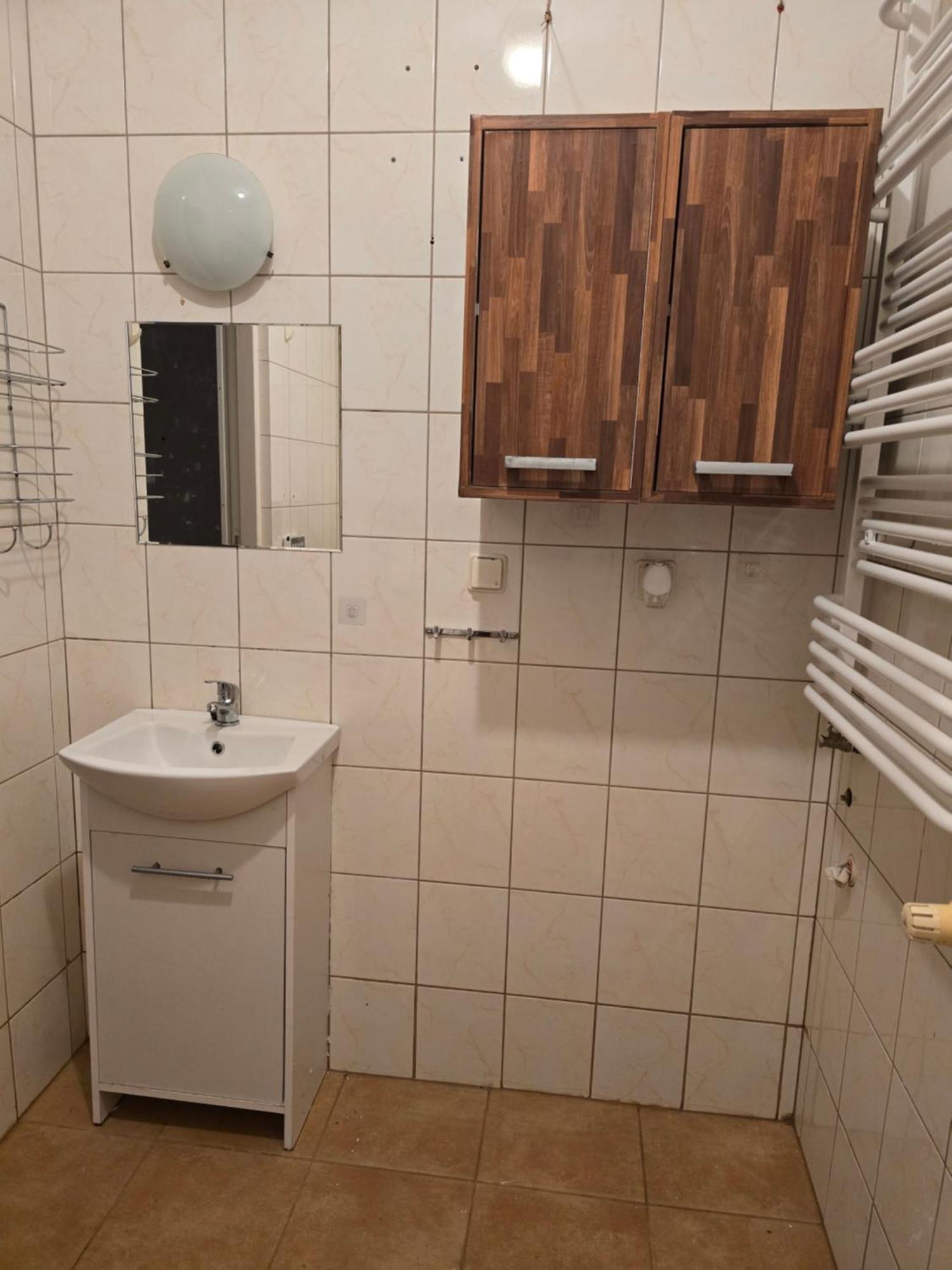 Aon Apartment *