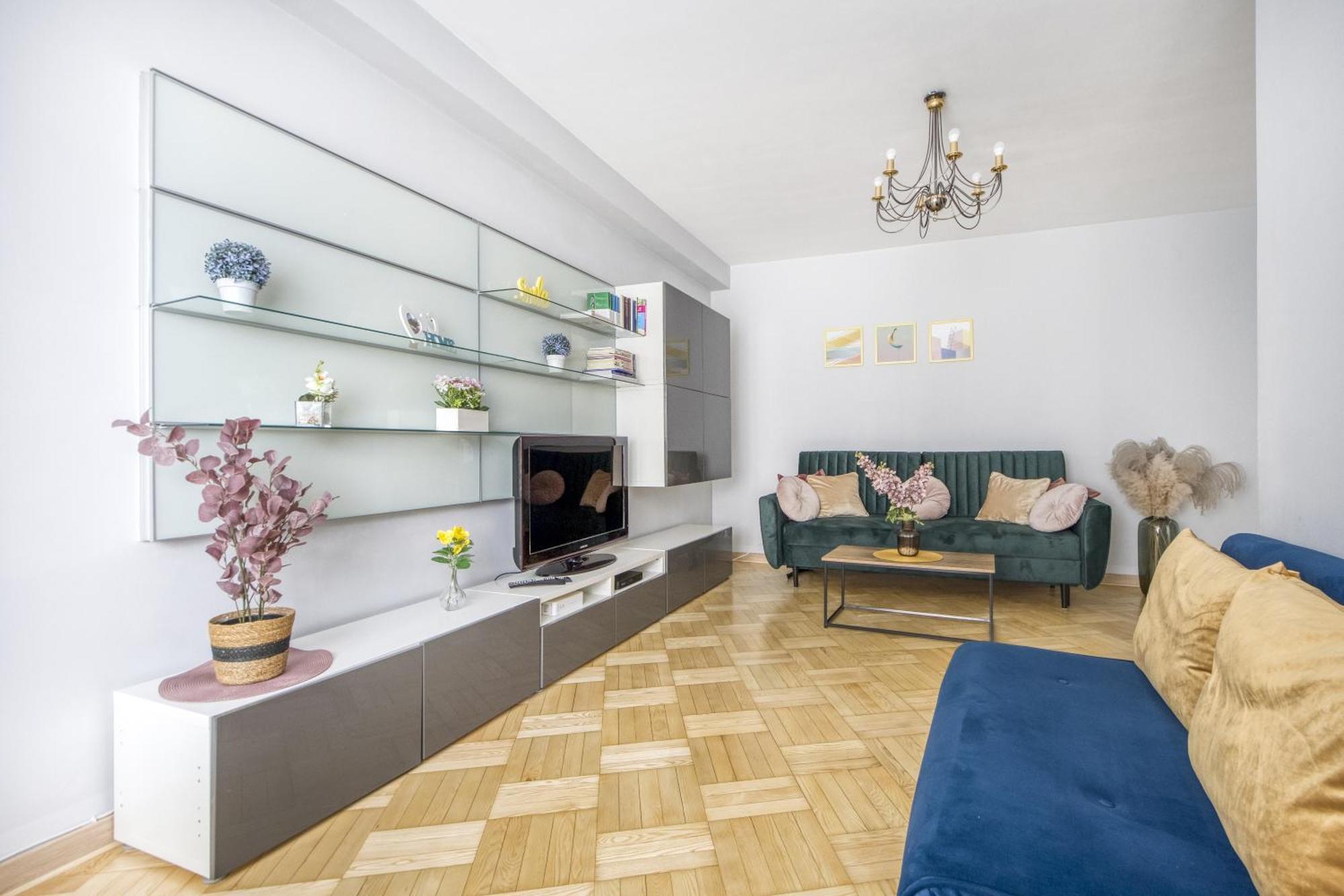 Apartament Gama Great Location & Famili 120m 2-12 People