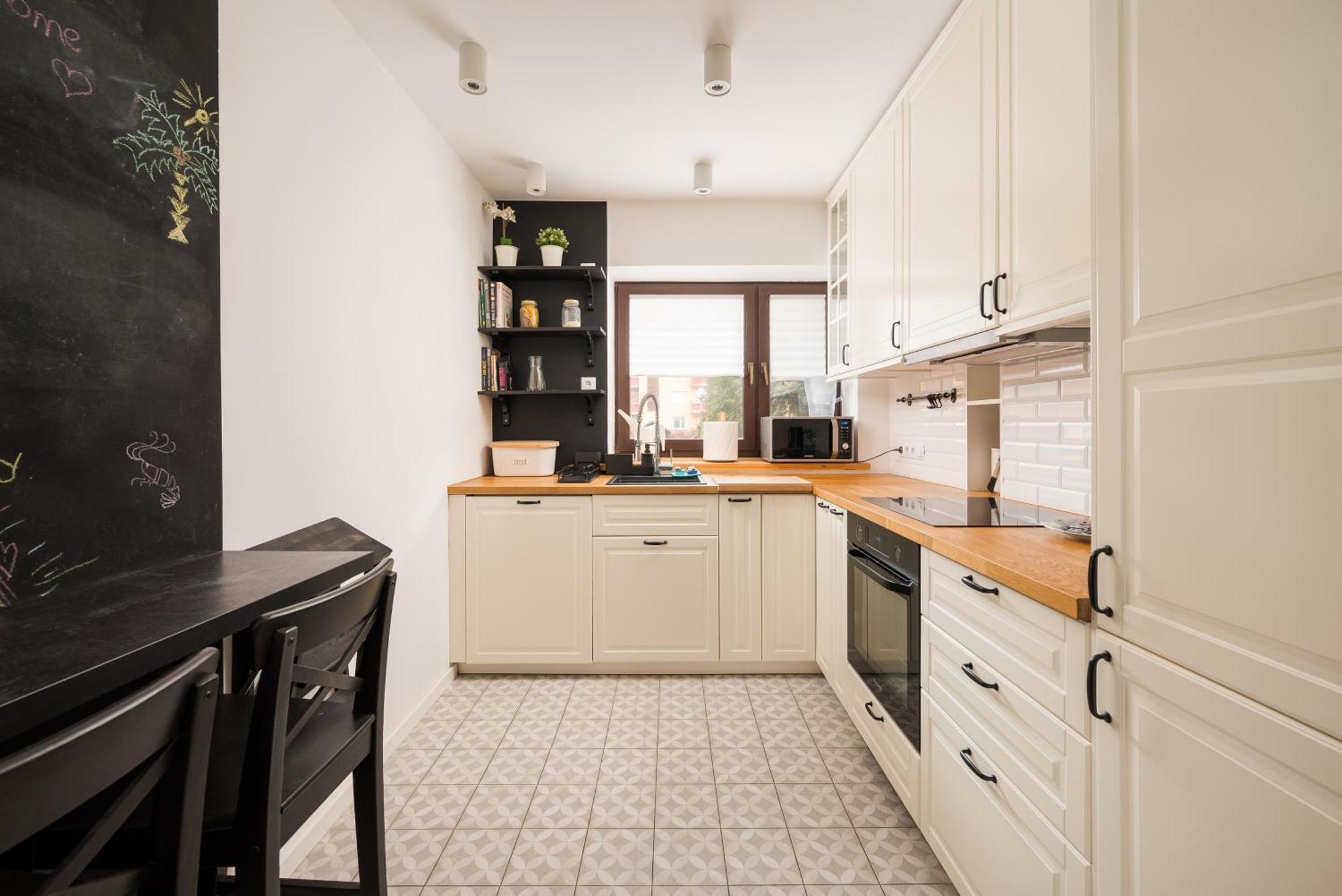 Metro Kabaty Deluxe Apartment Warsaw