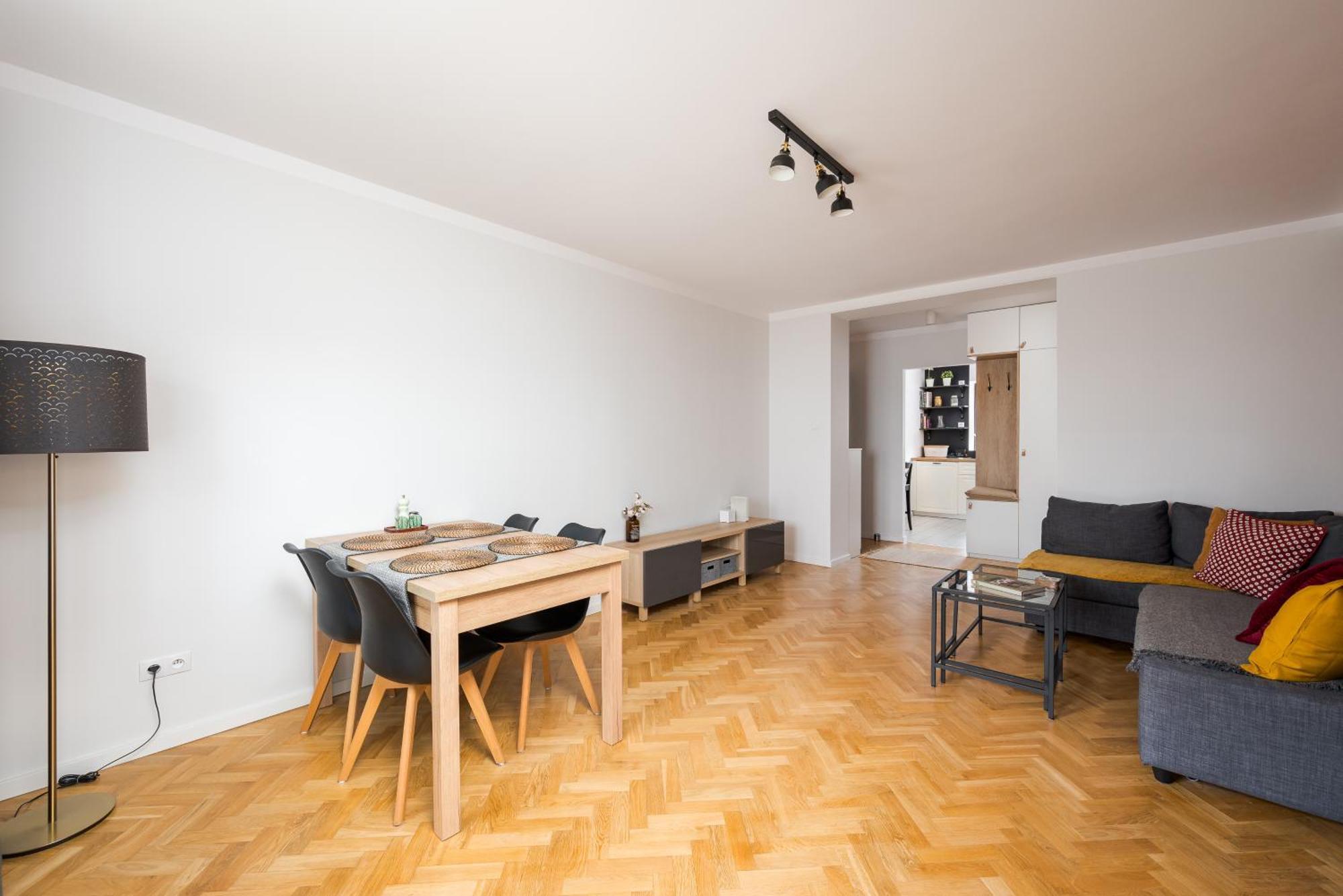 Metro Kabaty Deluxe Apartment Warsaw