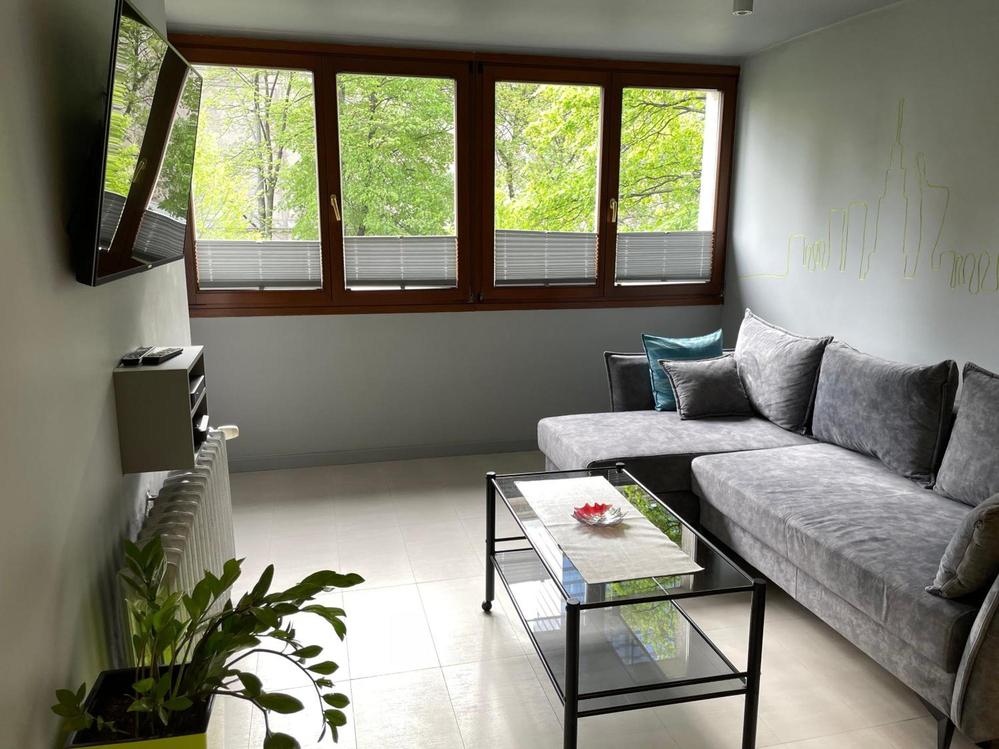 Apartment Good Time Center
