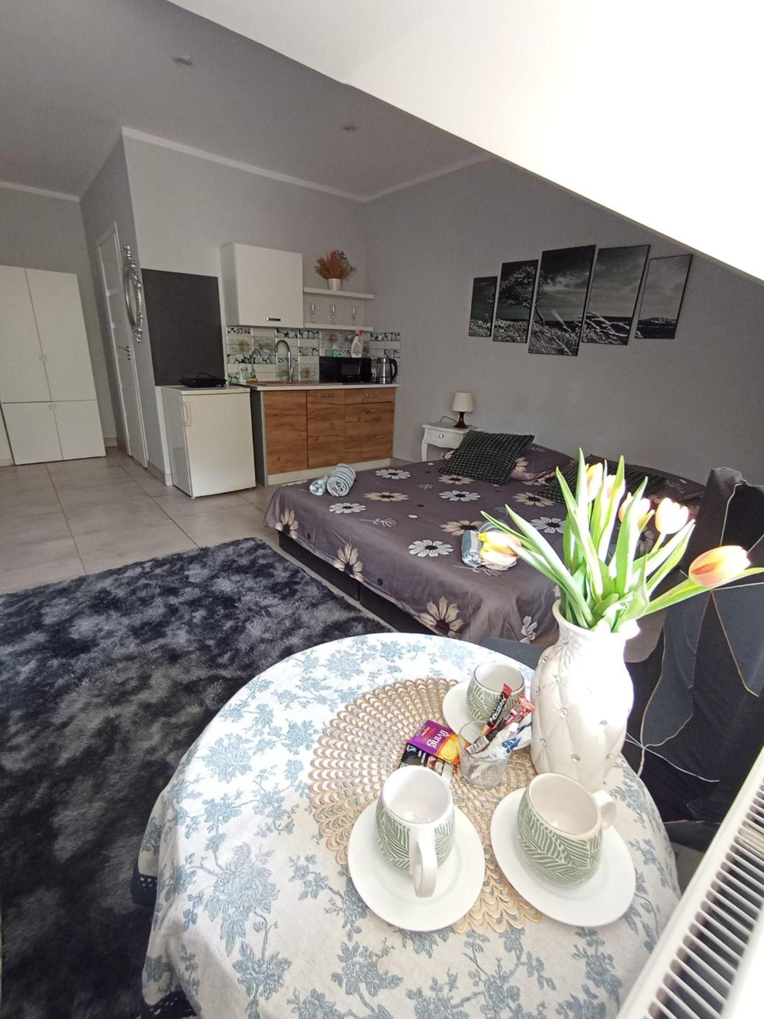 Apartment Niyaz Warschau