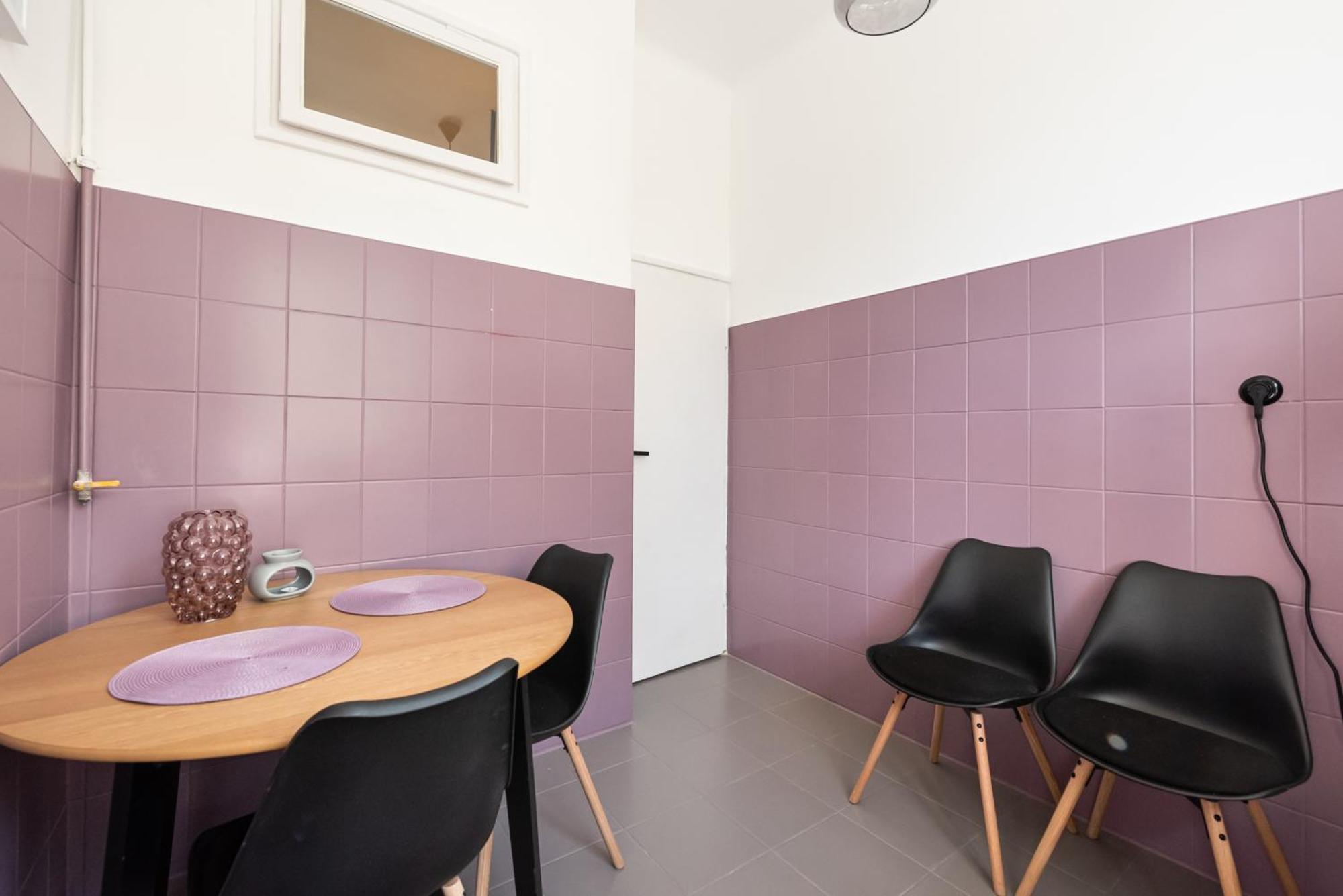 Apartment New Town Market Place