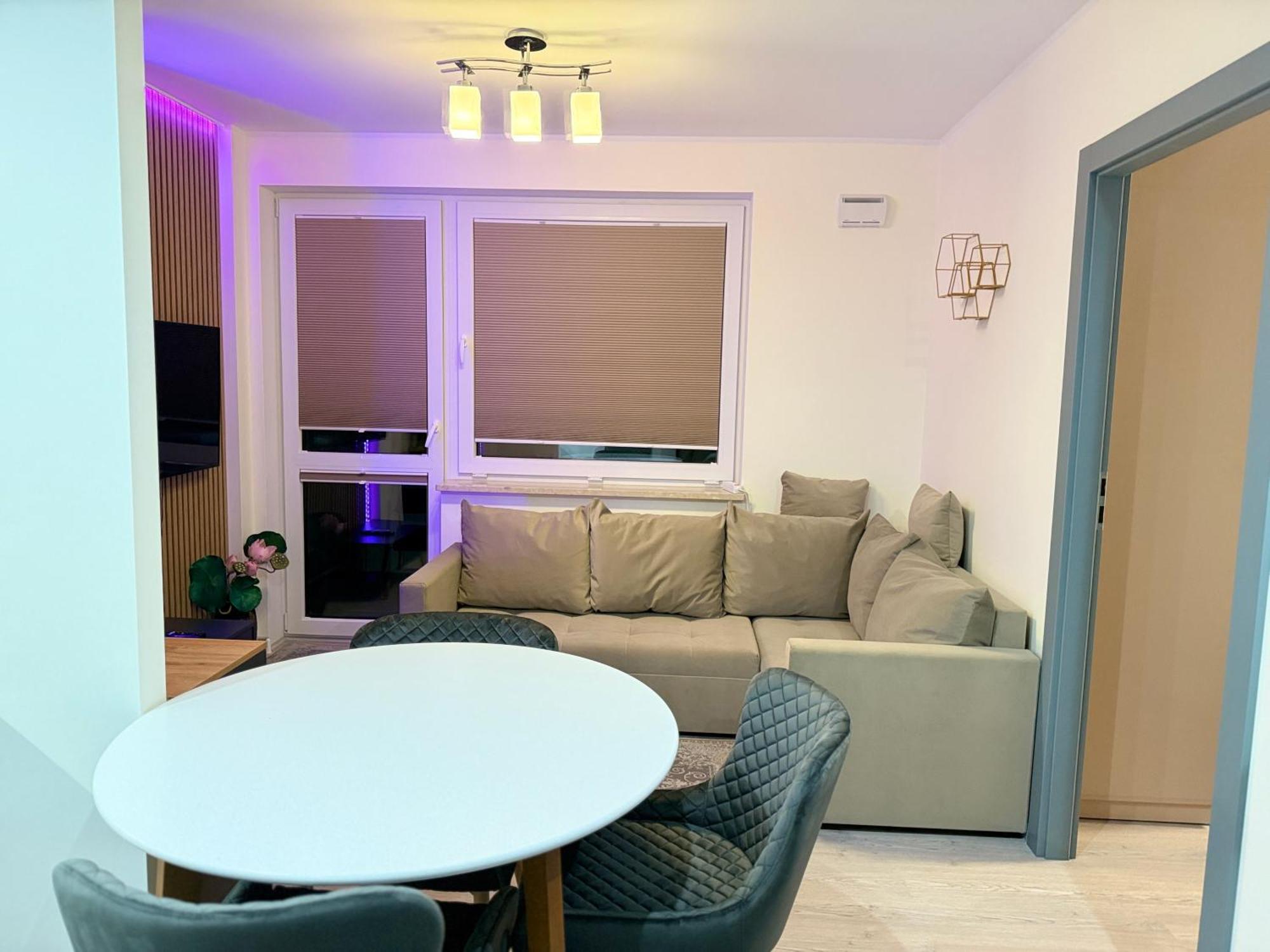 Smart With Parking Hotel apartamentowy Warszawa