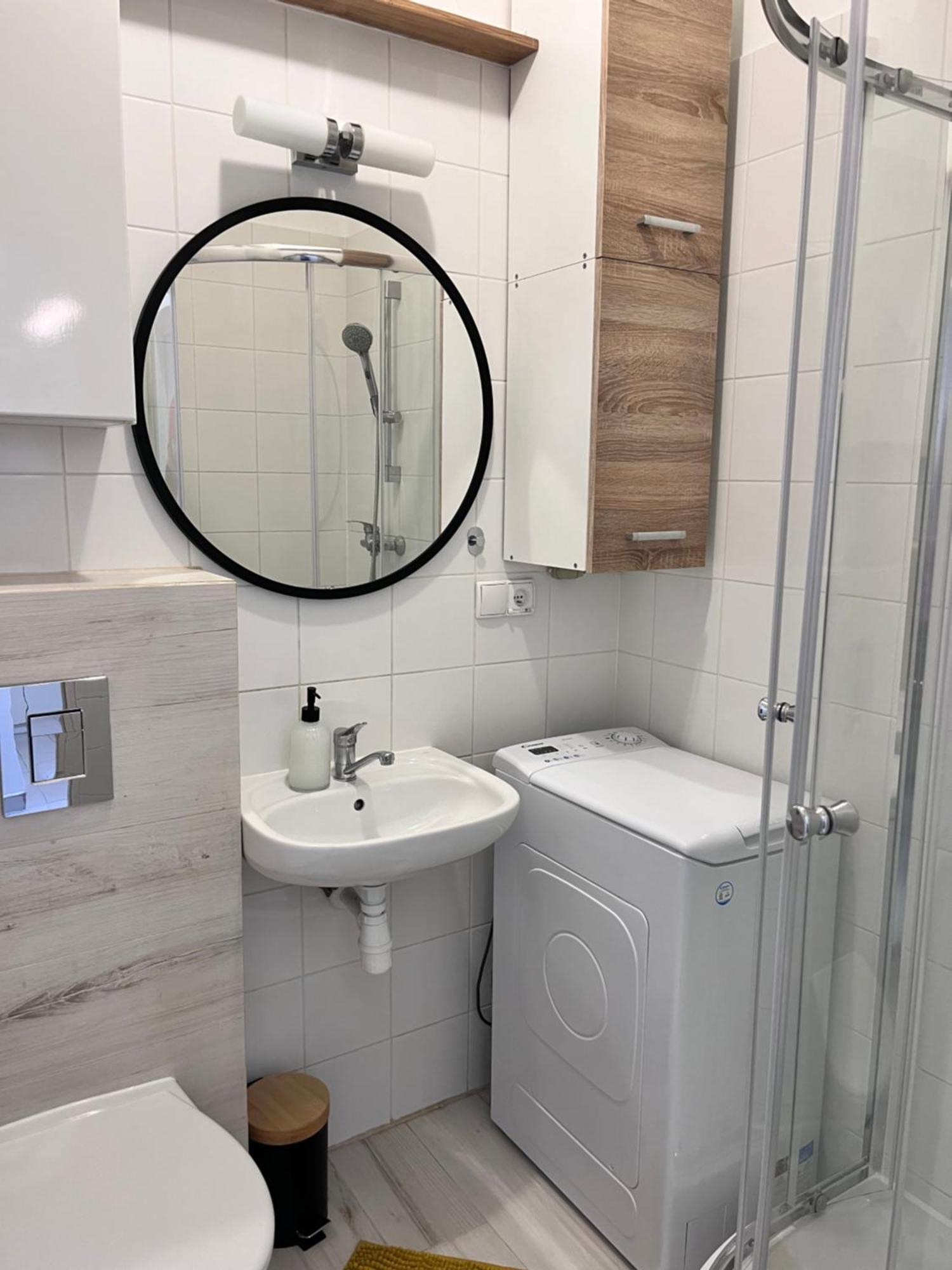 Ohmyhome-ogrodowa Warsaw