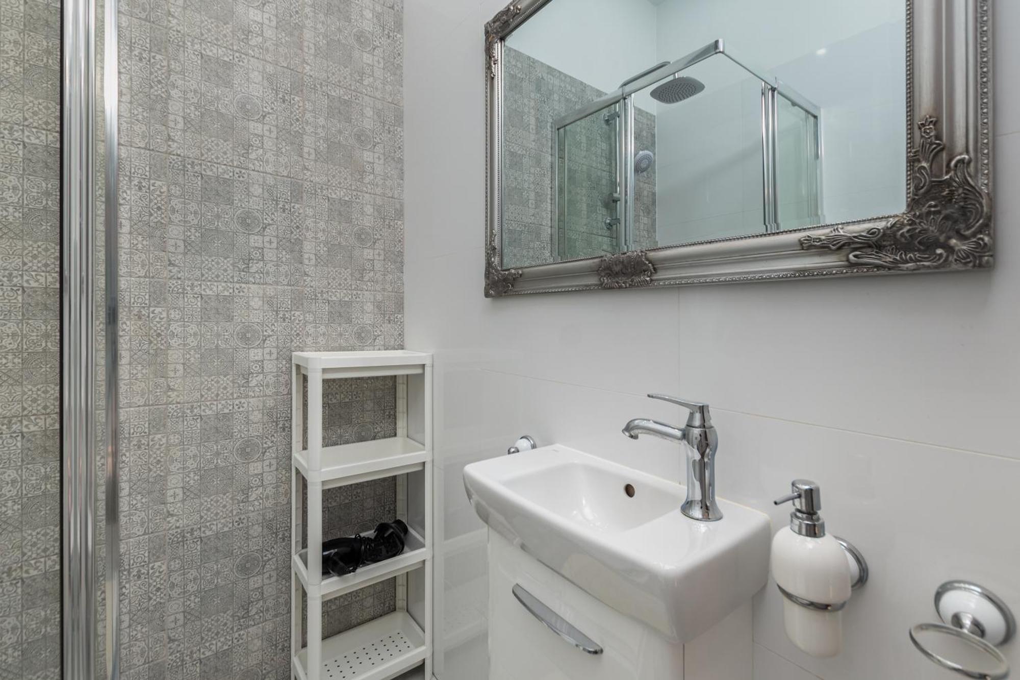 Apartment Aleja Wyzwolenia 14a By Homeprime *