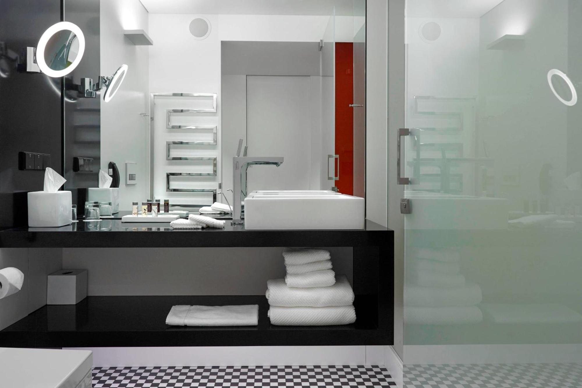 Renaissance Airport 5* Warsaw