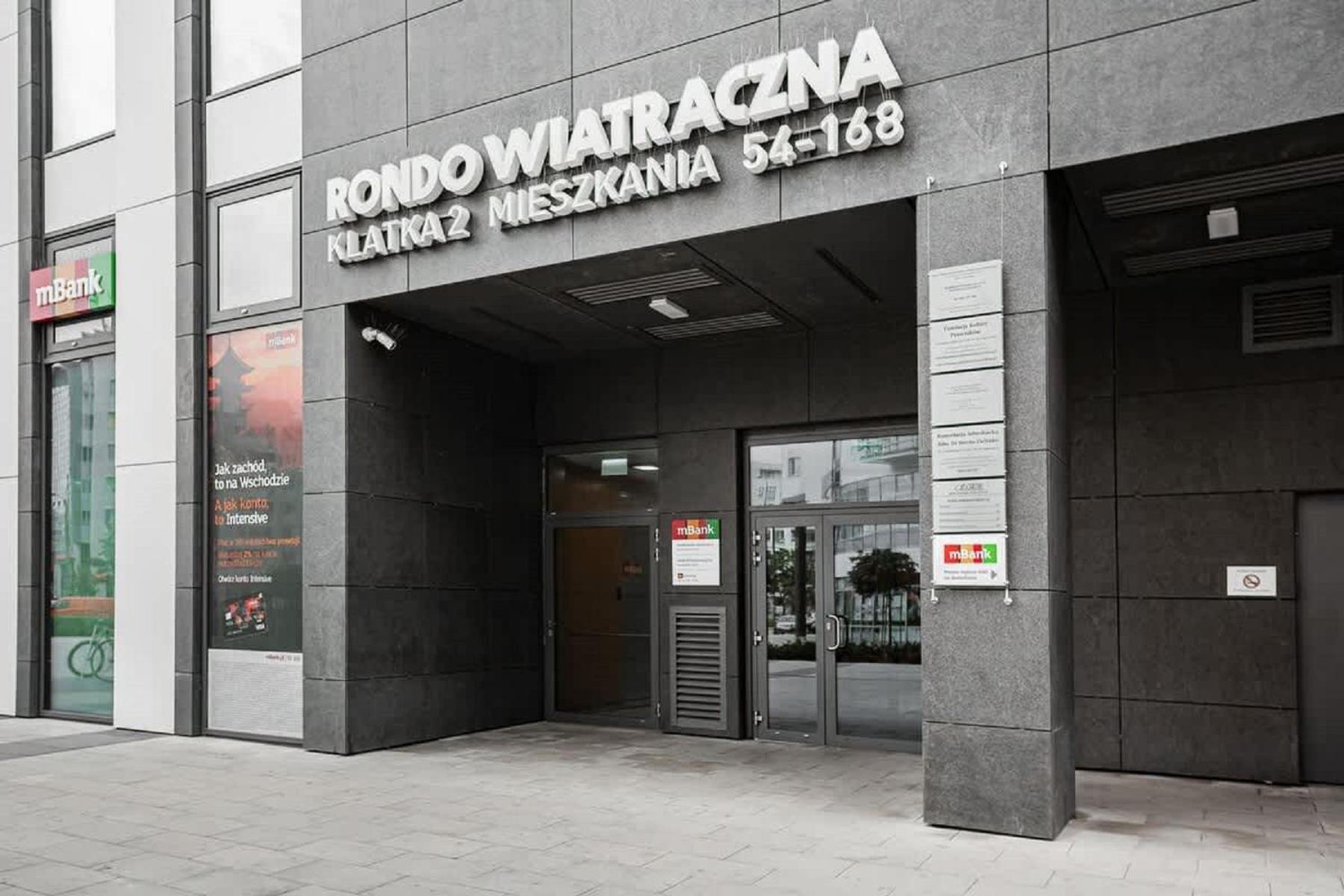 Apartment Large In Rondo Wiatraczna By Renters *