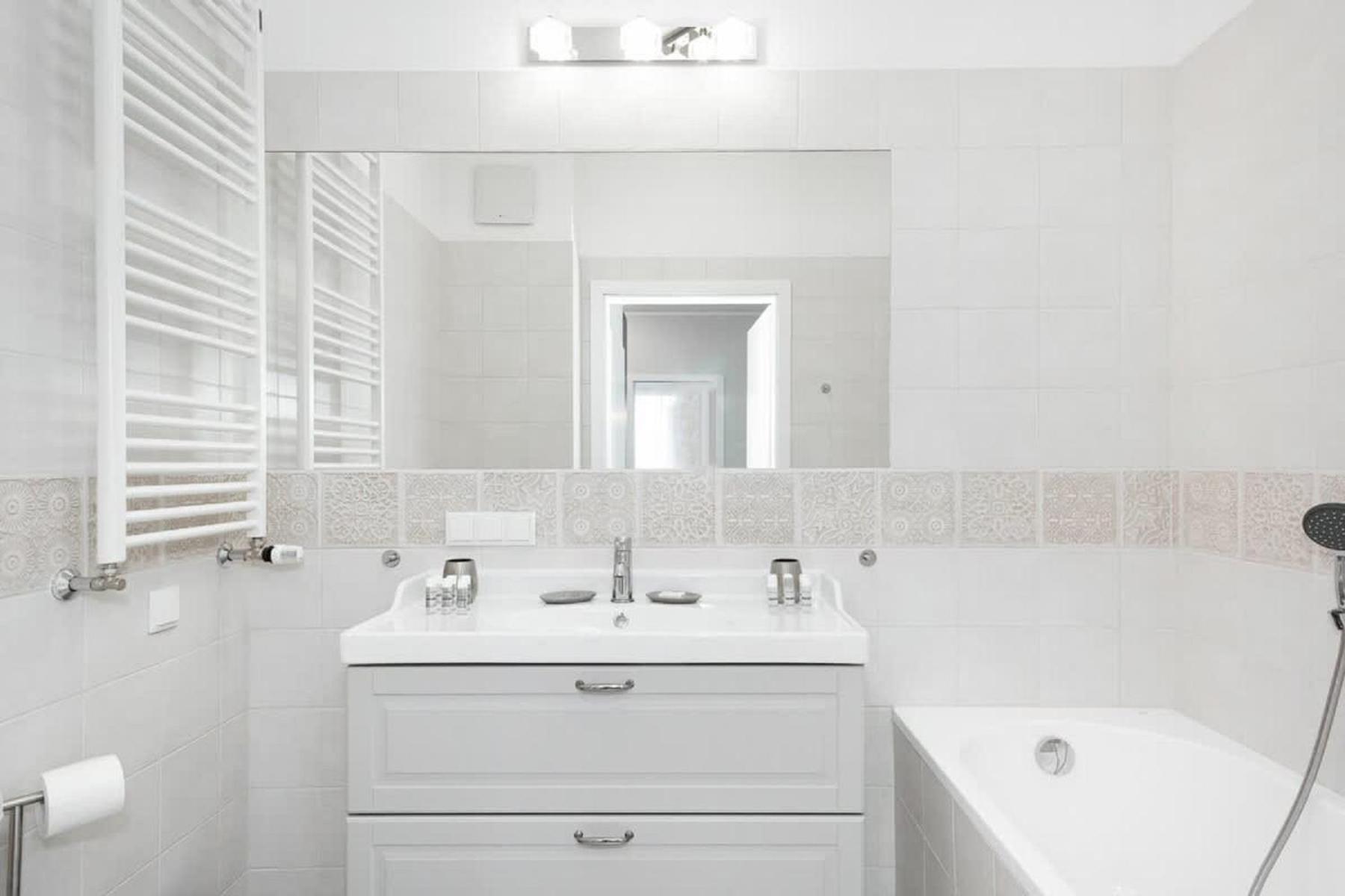 Large In Rondo Wiatraczna By Renters Apartment Warsaw