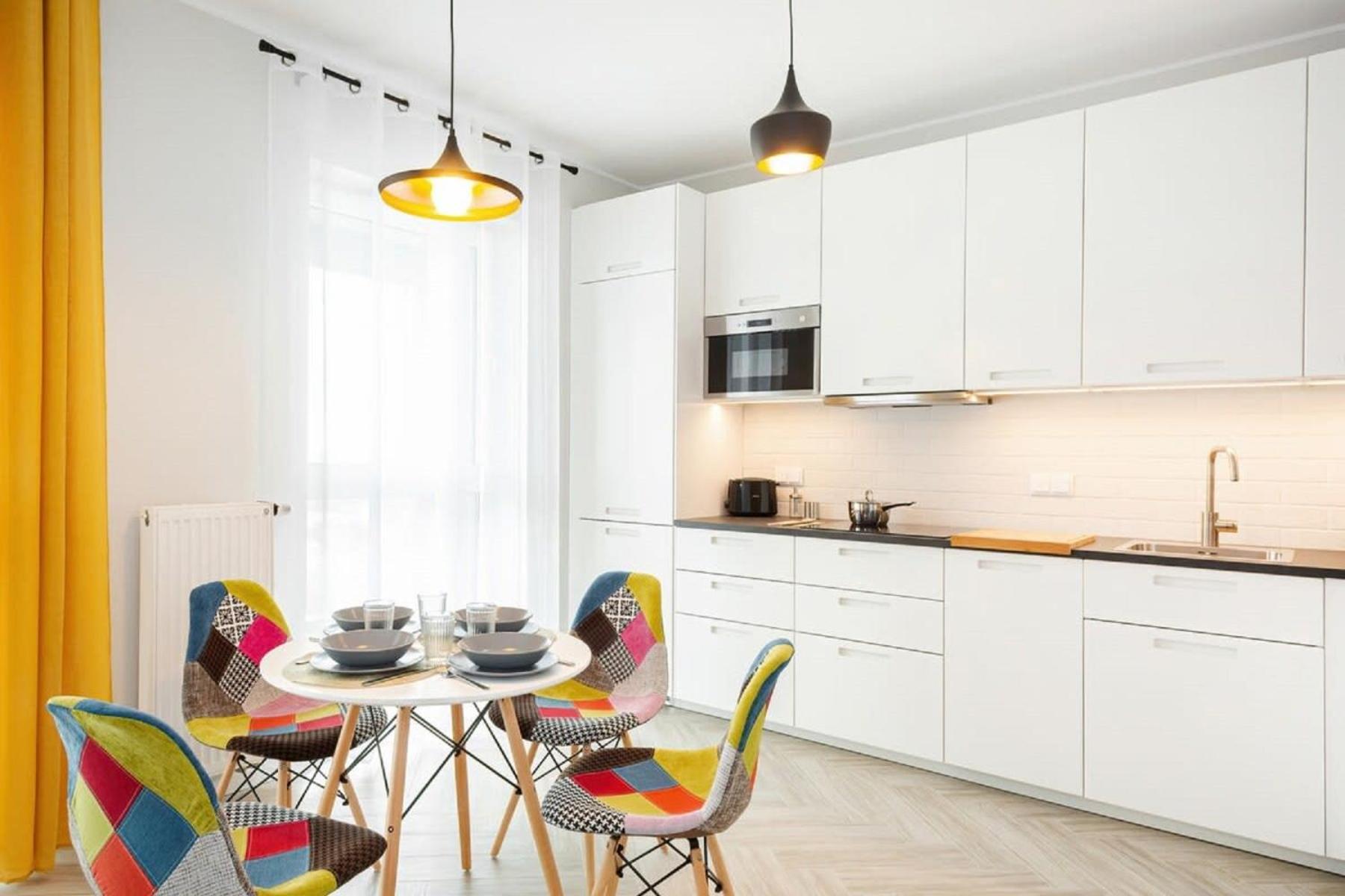 Large In Rondo Wiatraczna By Renters *