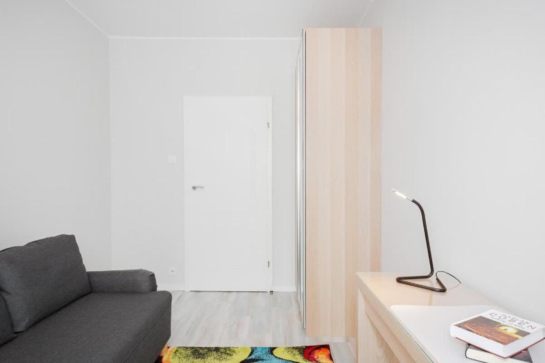 Large In Rondo Wiatraczna By Renters *