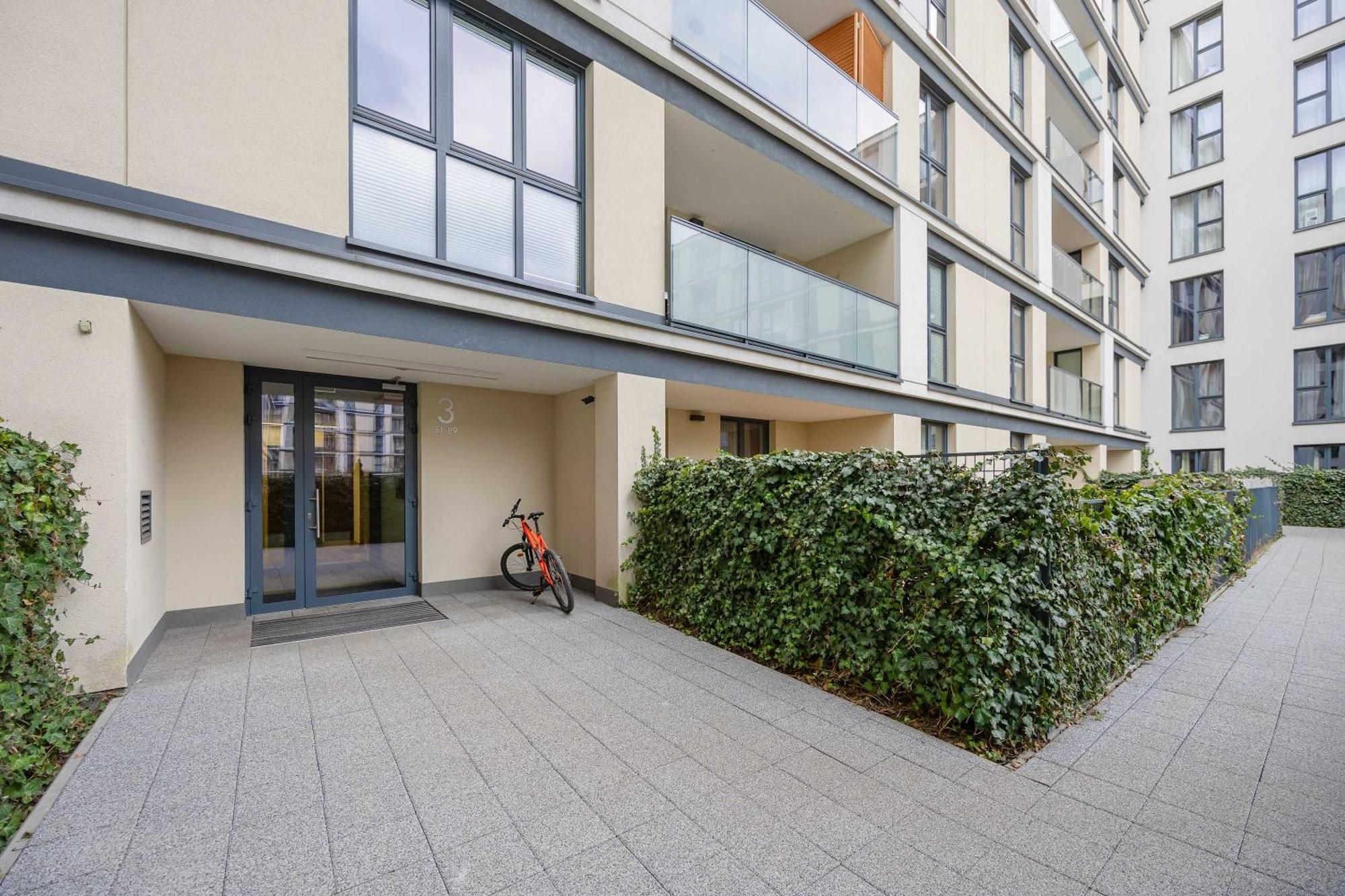 Family With Air Conditioning And Parking In Warsaw's Mokotow District By Renters Apartment *