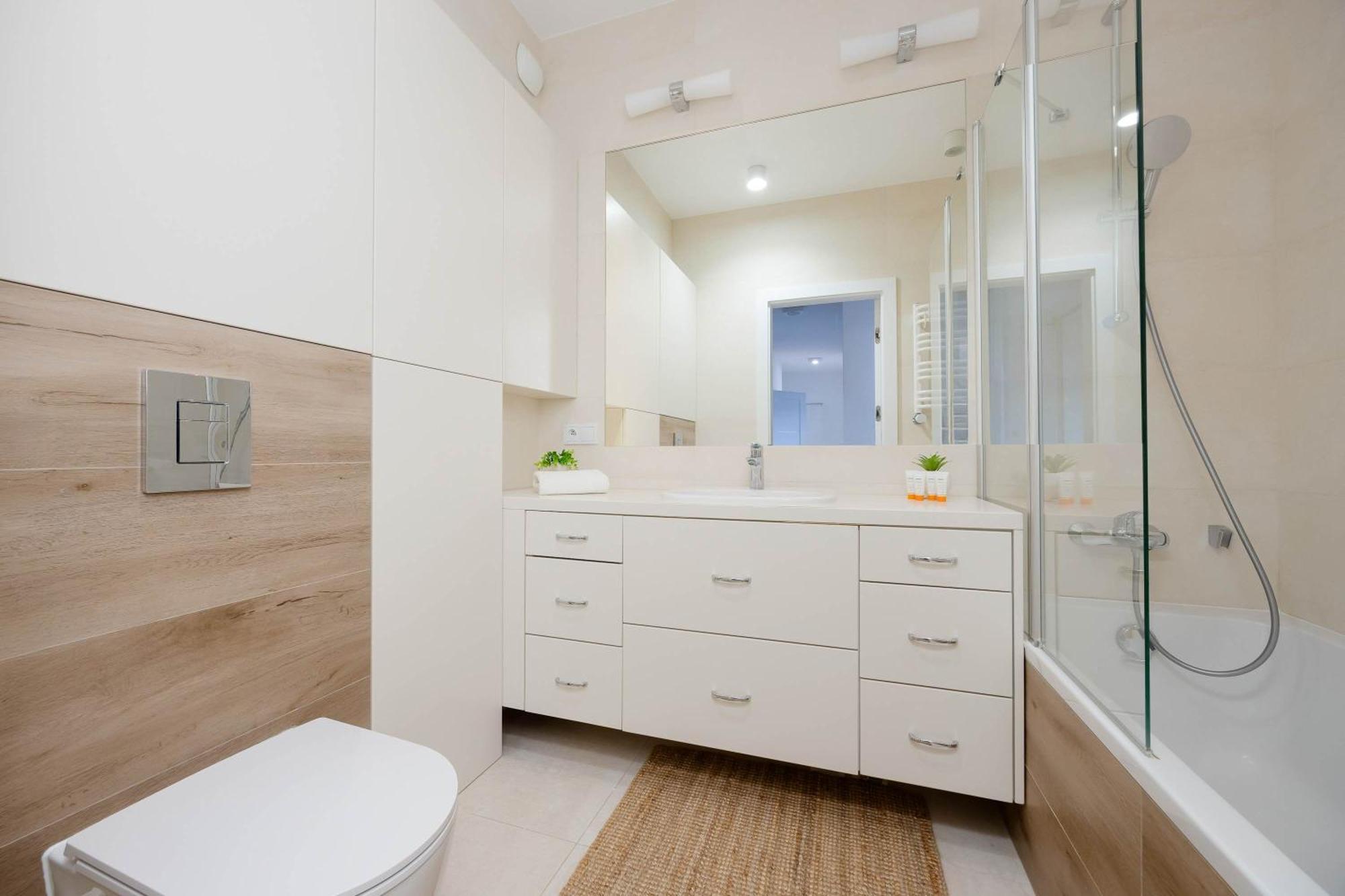 Family With Air Conditioning And Parking In Warsaw's Mokotow District By Renters Apartment