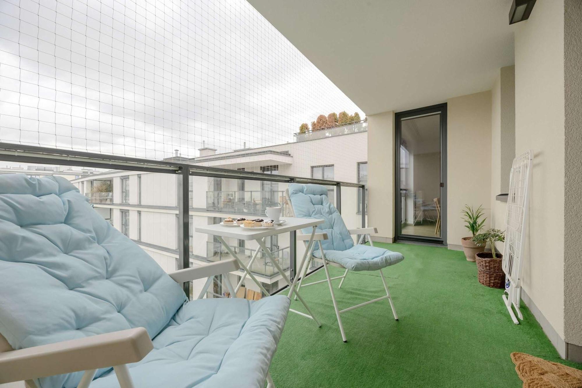 Apartment Family With Air Conditioning And Parking In Warsaw's Mokotow District By Renters