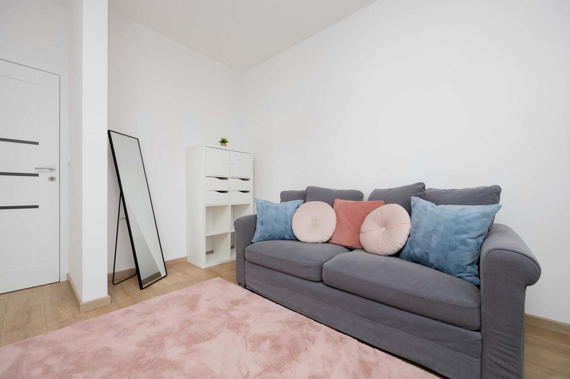 Family With Air Conditioning And Parking In Warsaw's Mokotow District By Renters Apartment *