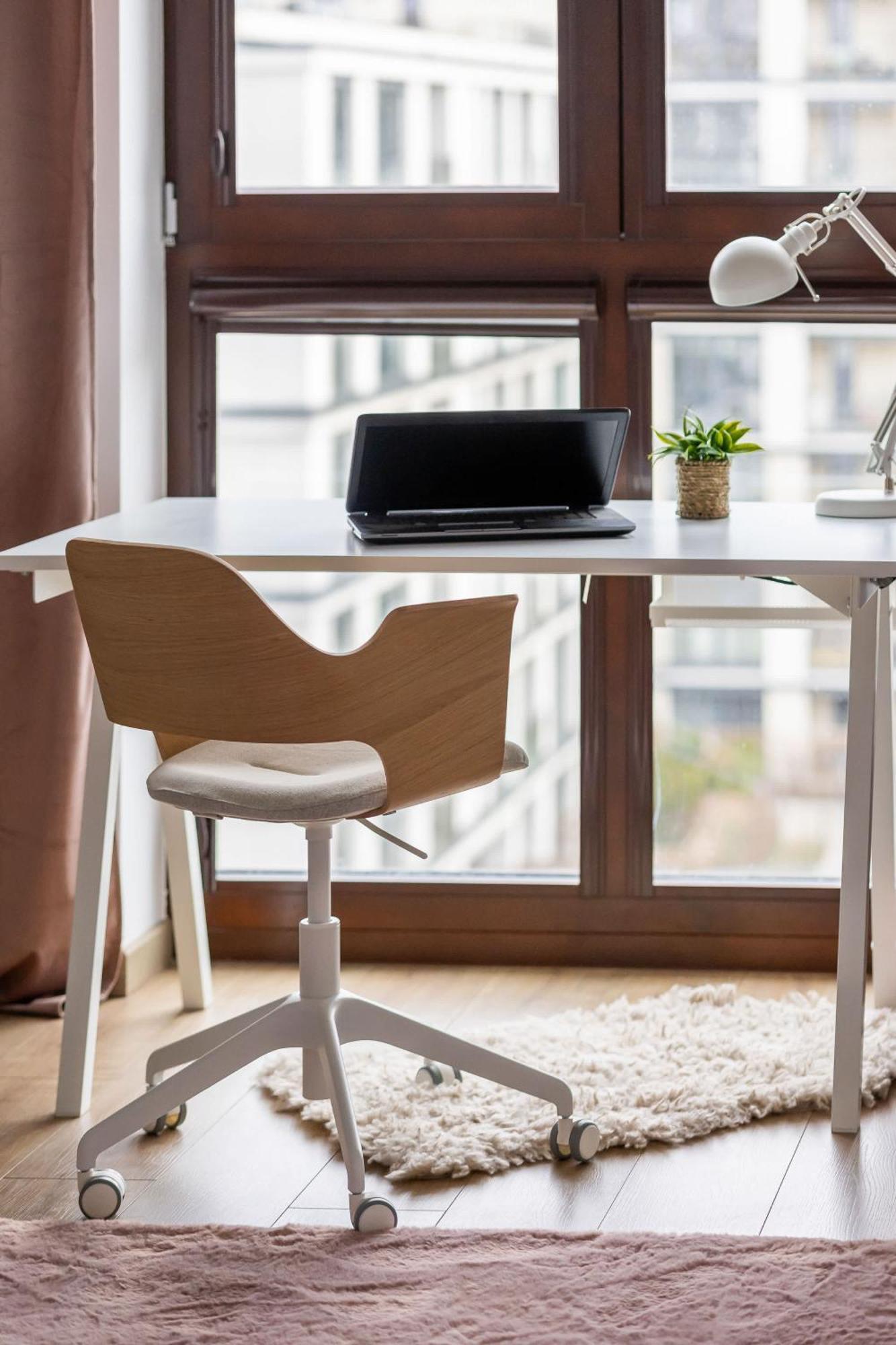 Apartment Family With Air Conditioning And Parking In Warsaw's Mokotow District By Renters *