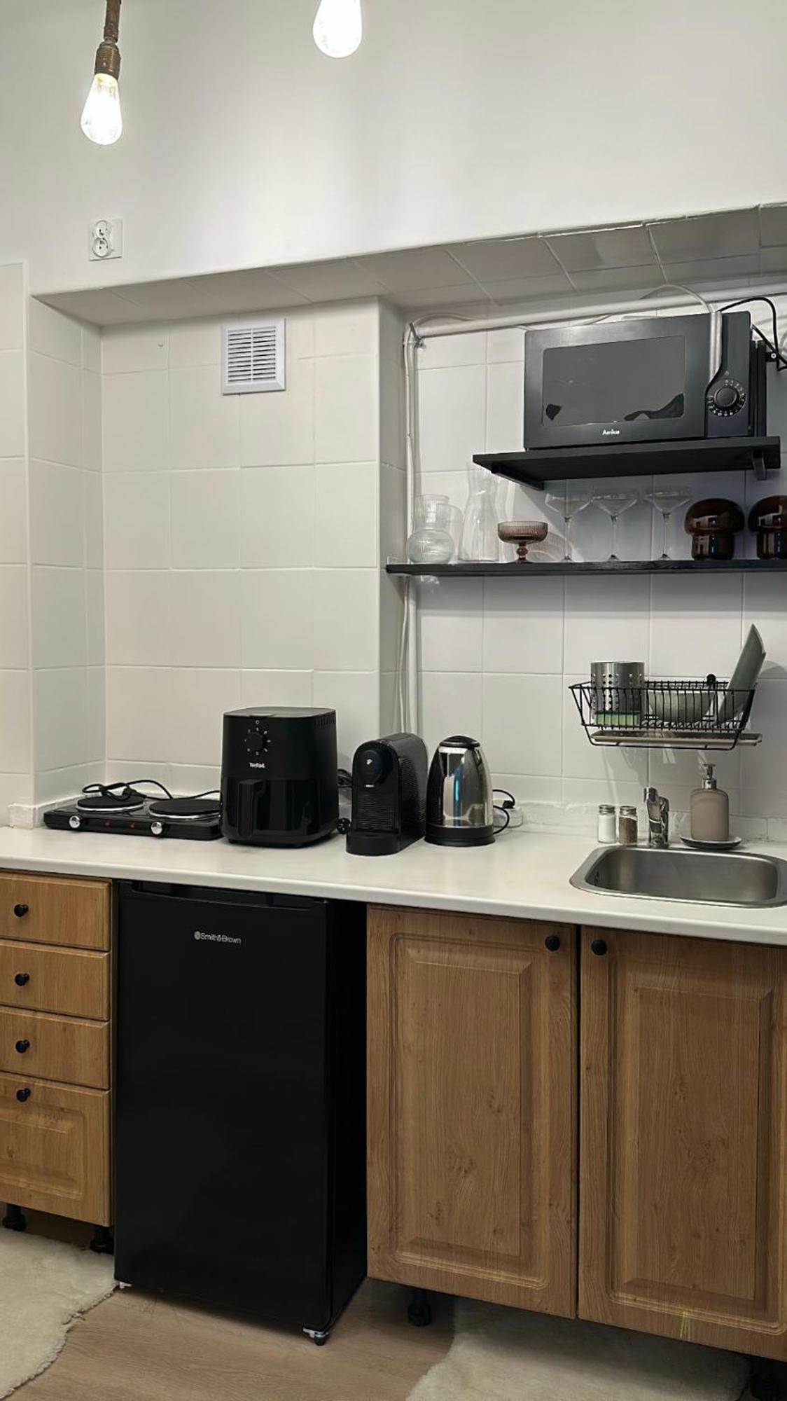 Apartment 17