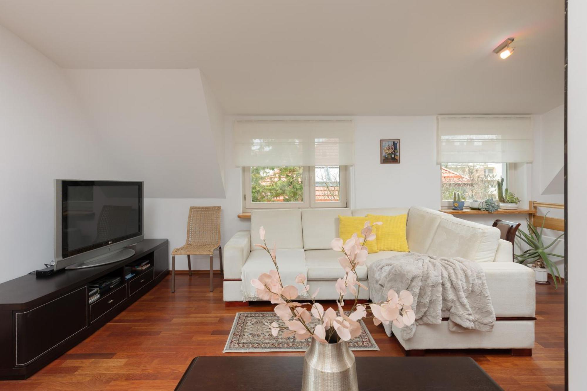 Quiet Bemowo House With Garden By Renters Warszawa