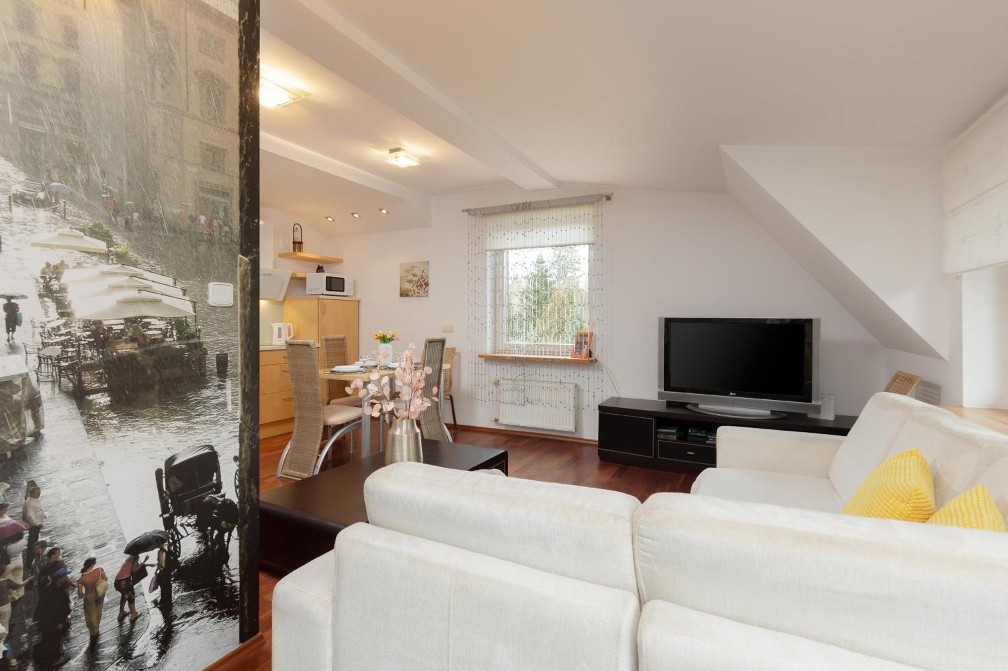 Quiet Bemowo House With Garden By Renters * Warsaw