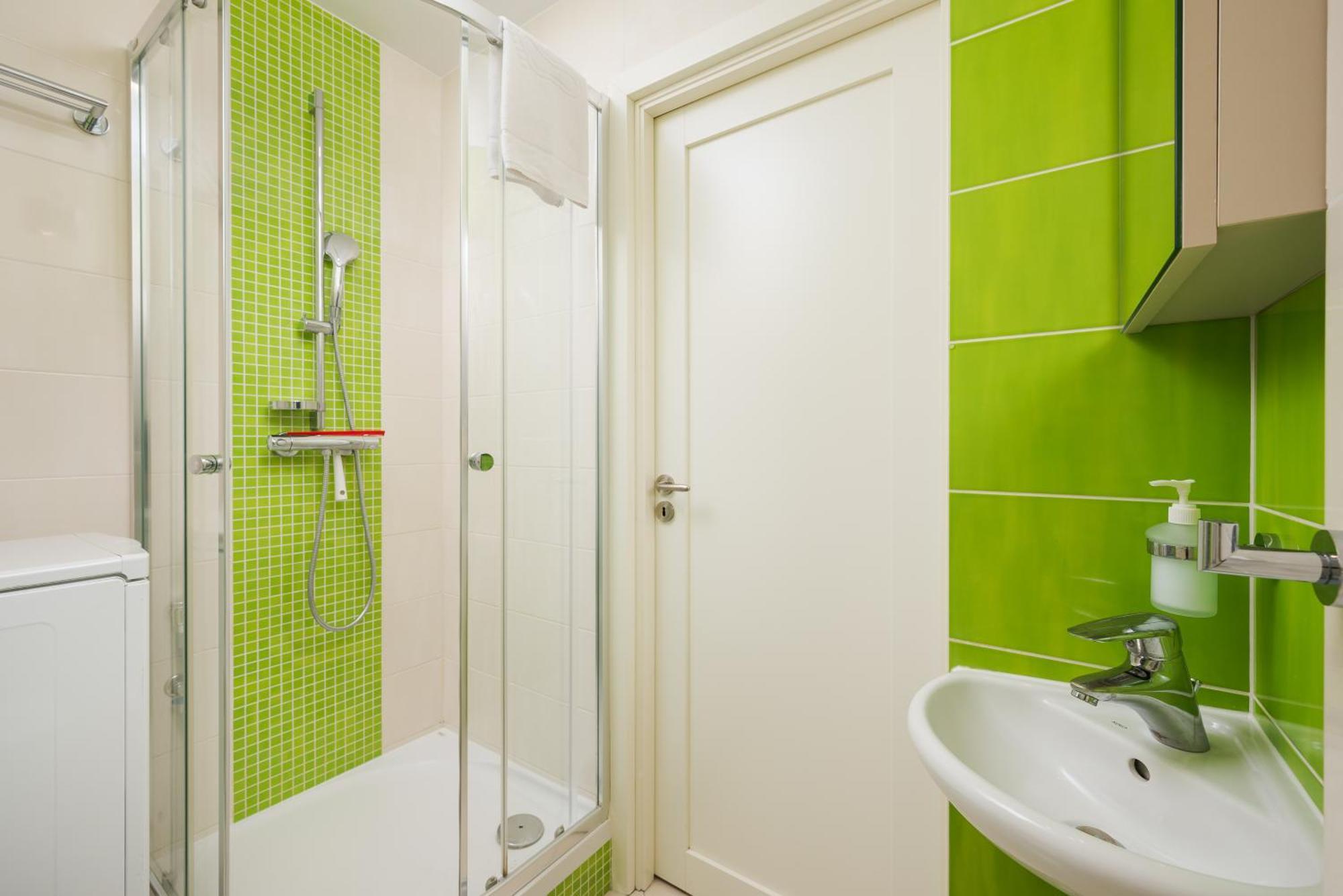 Metro Wierzbno Homely Apartment Warsaw