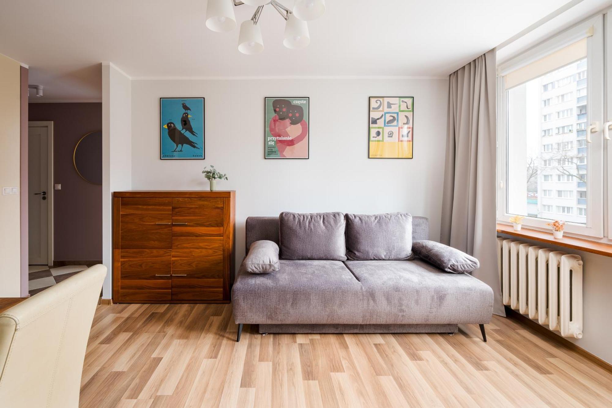 Metro Wierzbno Homely Apartment