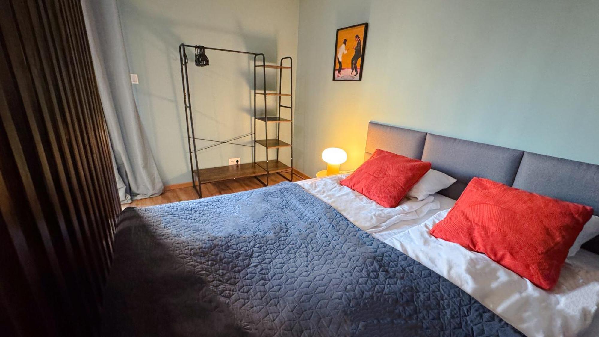 Orange With Balcony - Free Parking Apartament *