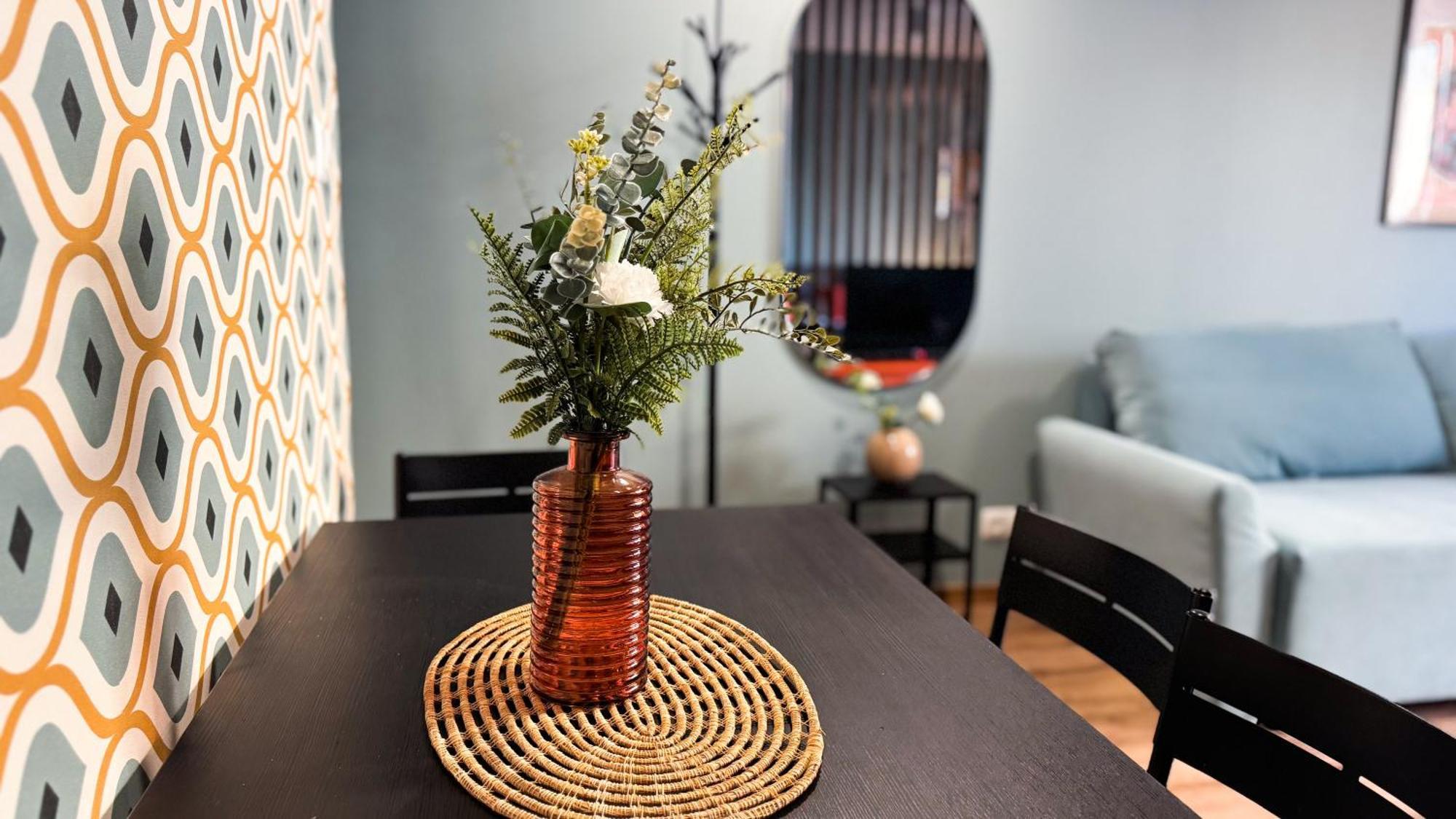 Orange With Balcony - Free Parking Apartament *