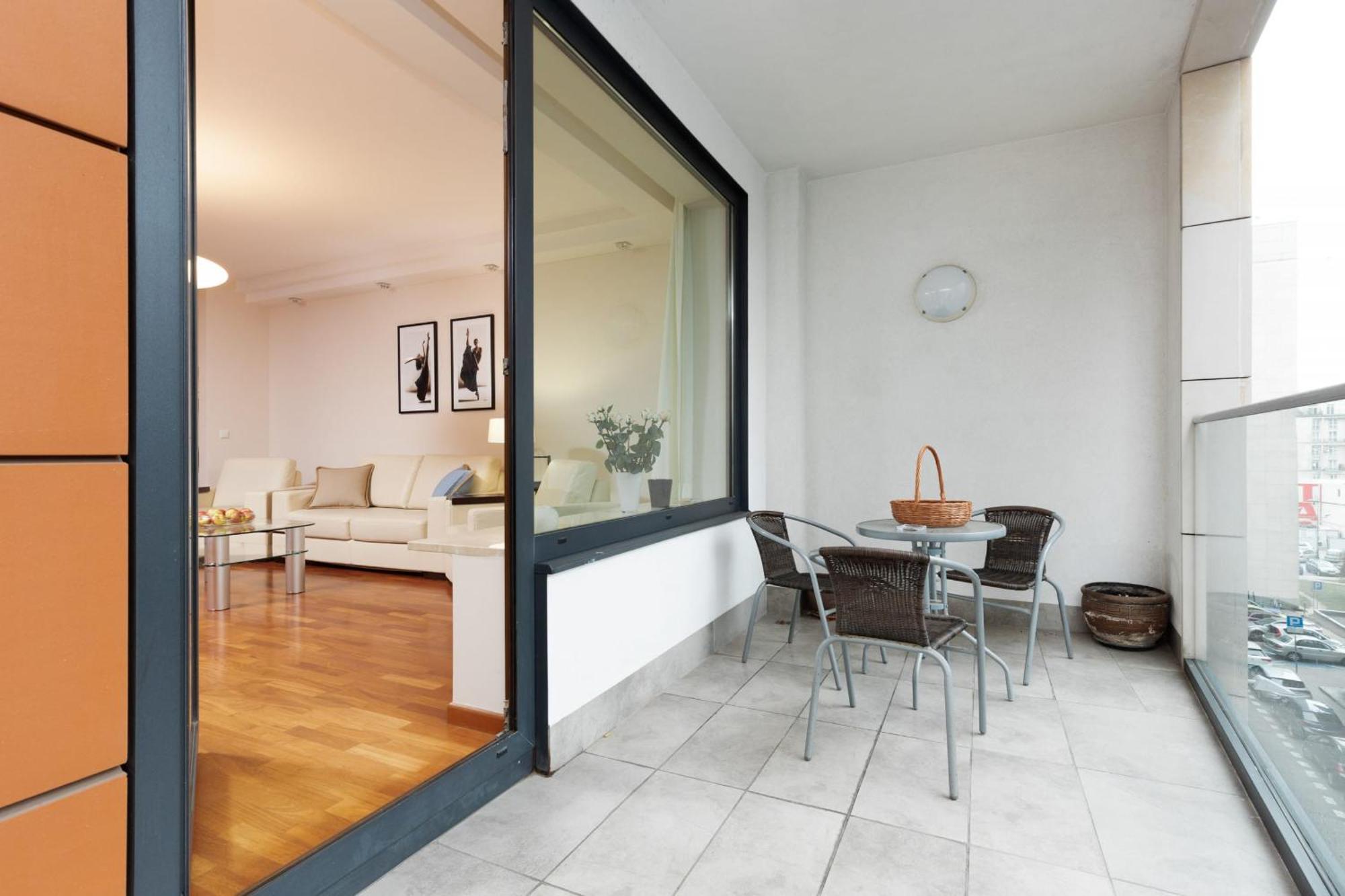 Center Exclusive By Renters Prestige Warsaw