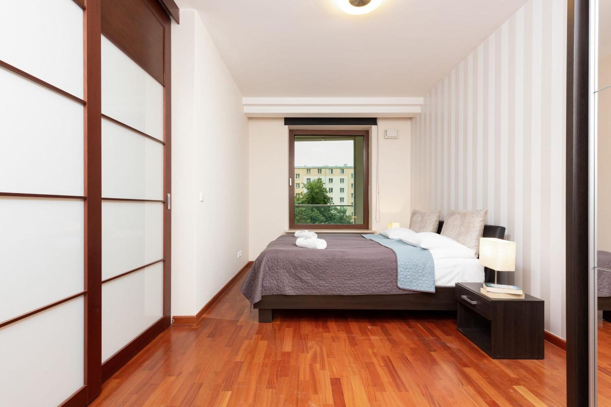 Center Exclusive By Renters Prestige Apartment
