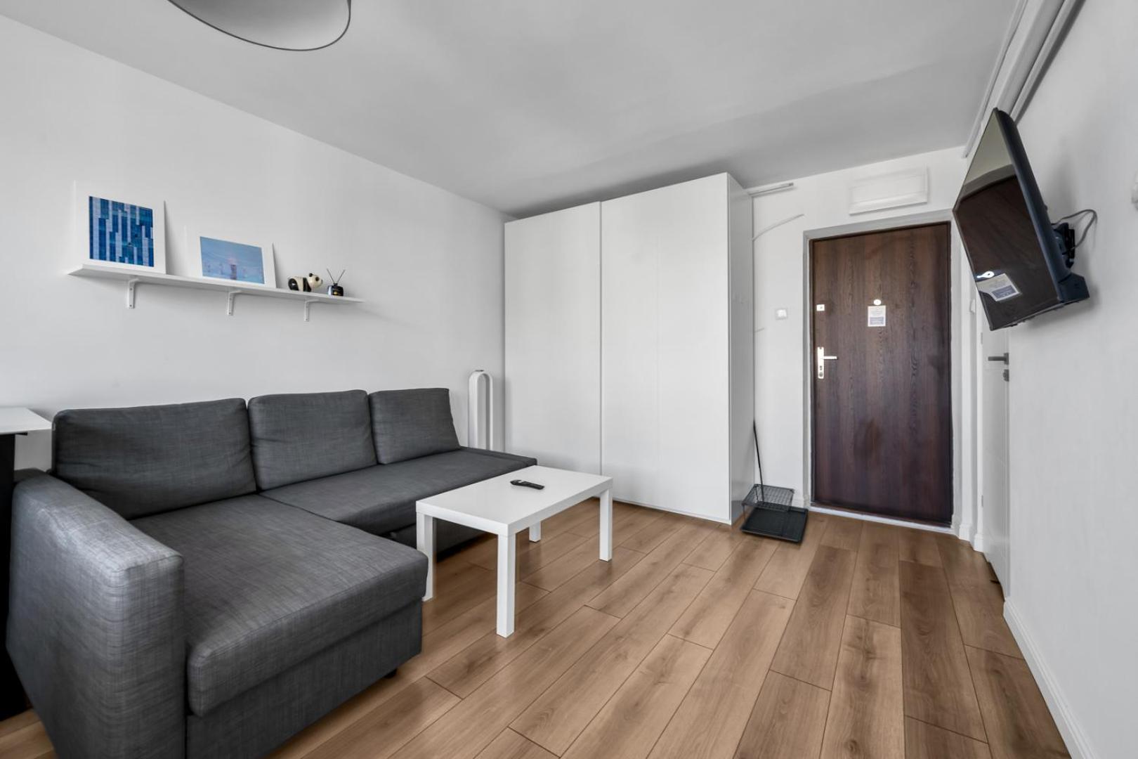 Apartment Mokotow - 14th Floor, Balcony - By Rentujemy